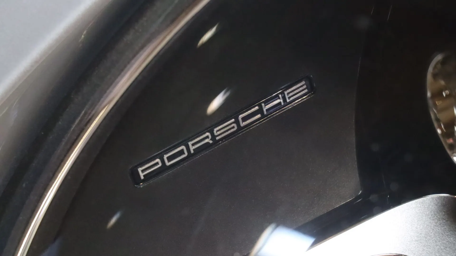 Porsche 911 — photo 42