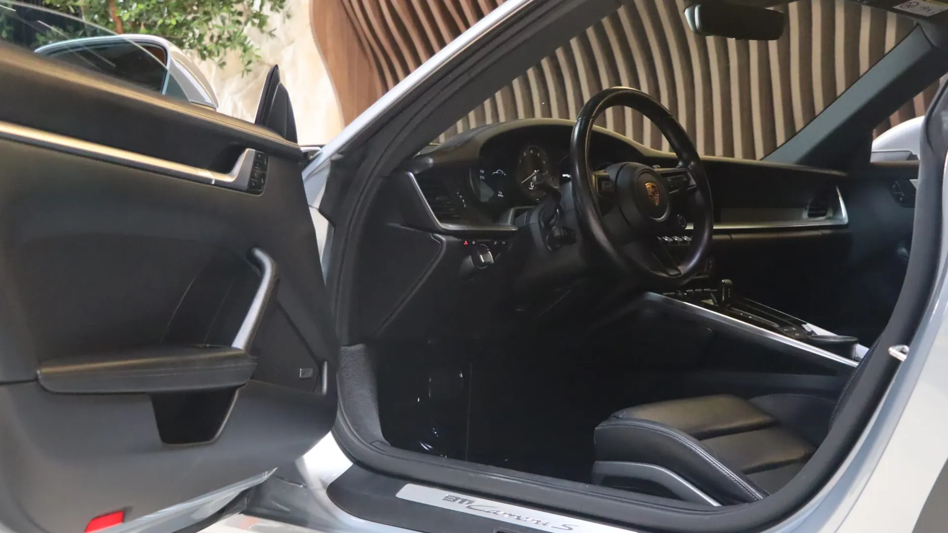 Porsche 911 — photo 8