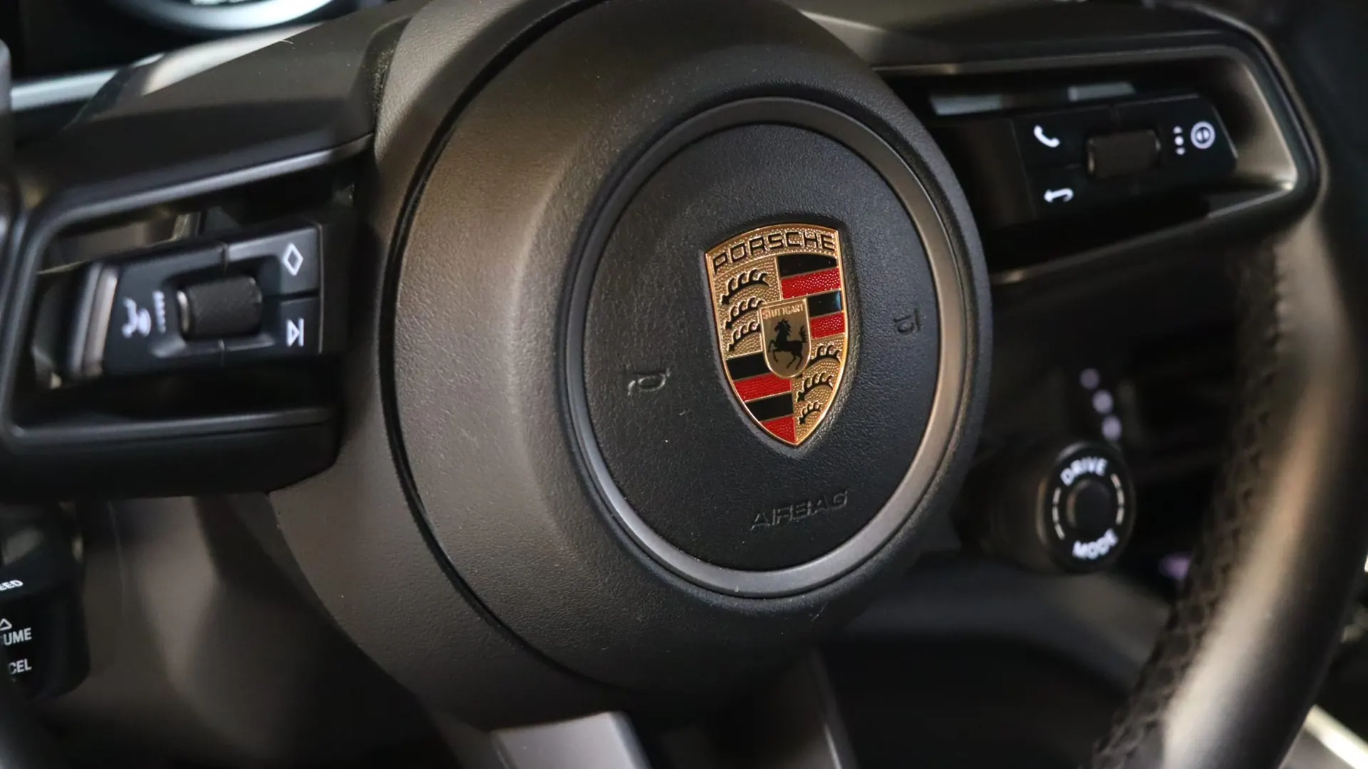 Porsche 911 — photo 25