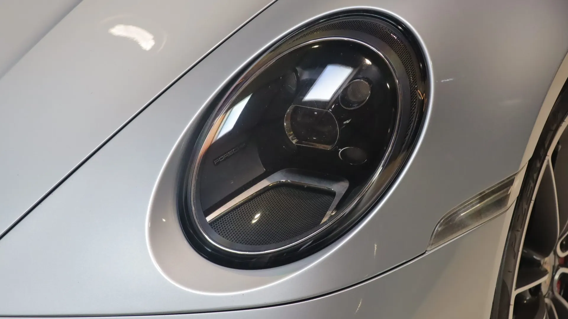 Porsche 911 — photo 41
