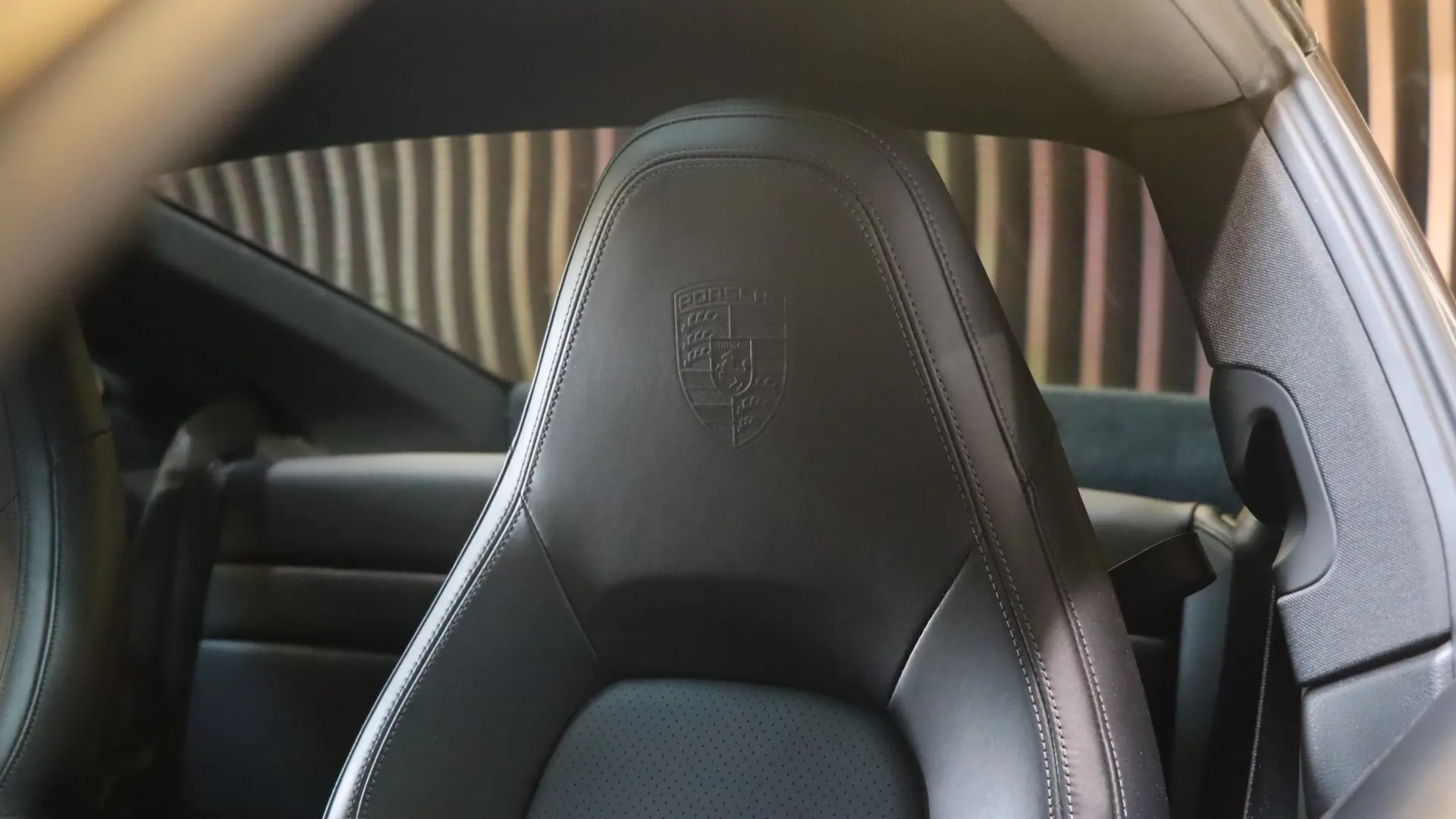 Porsche 911 — photo 37