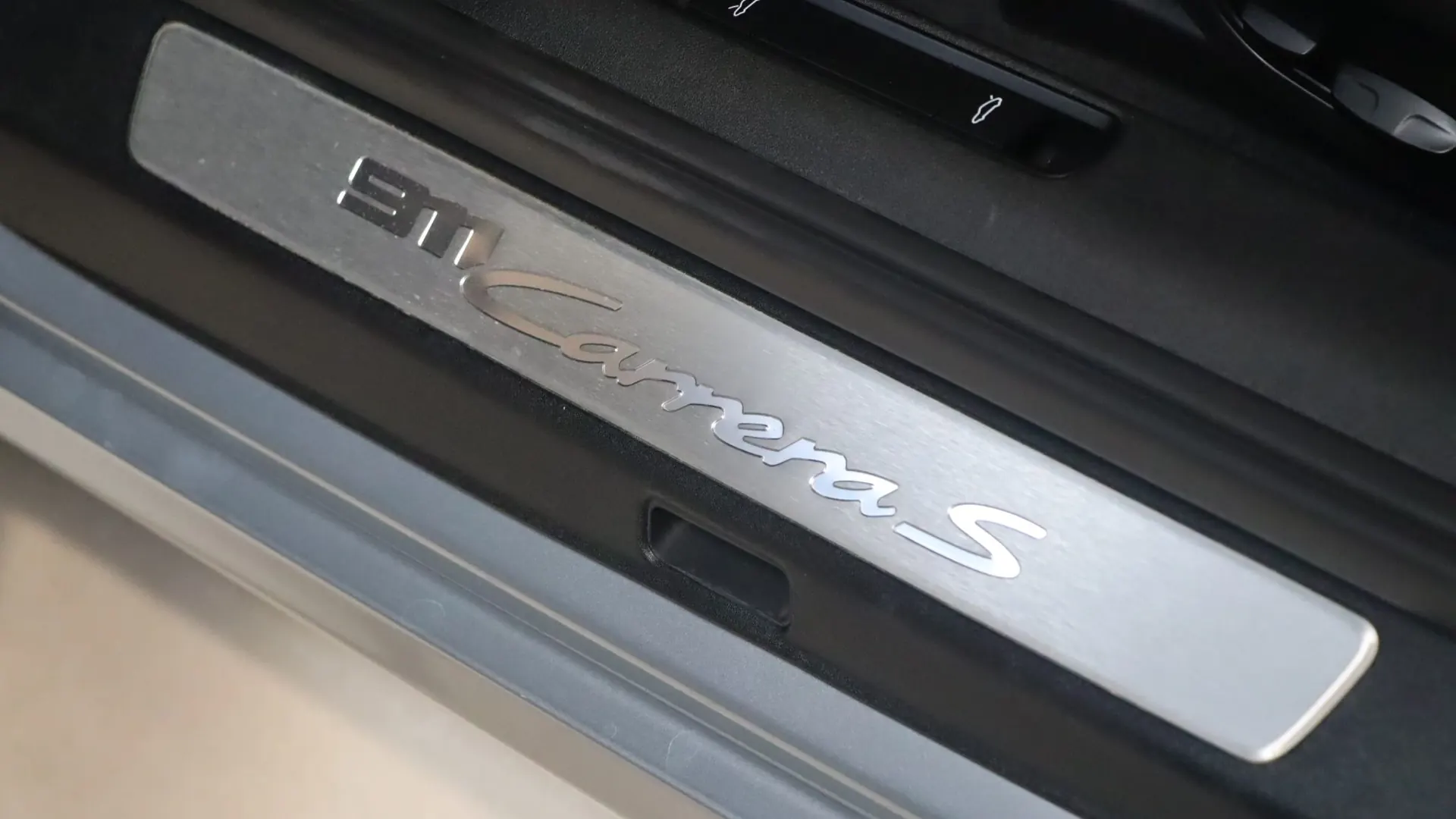 Porsche 911 — photo 14