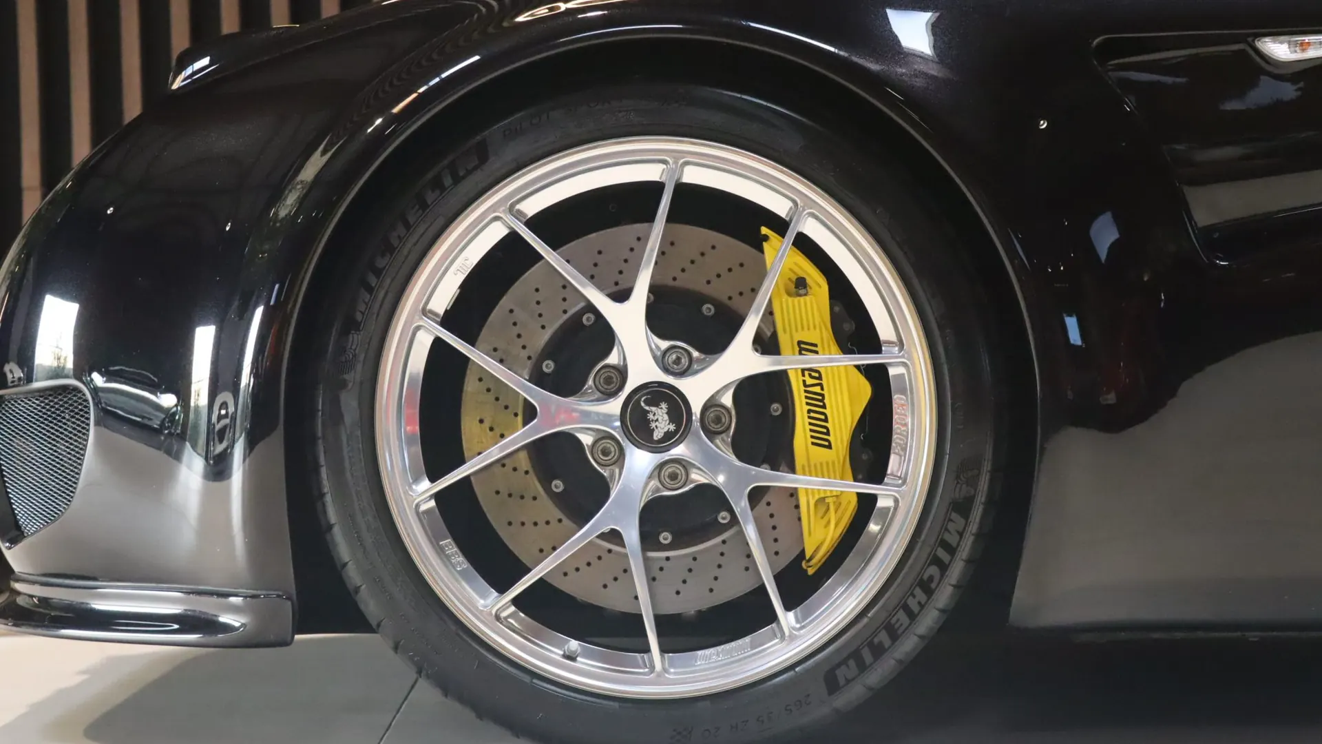 Wiesmann GT — photo 37