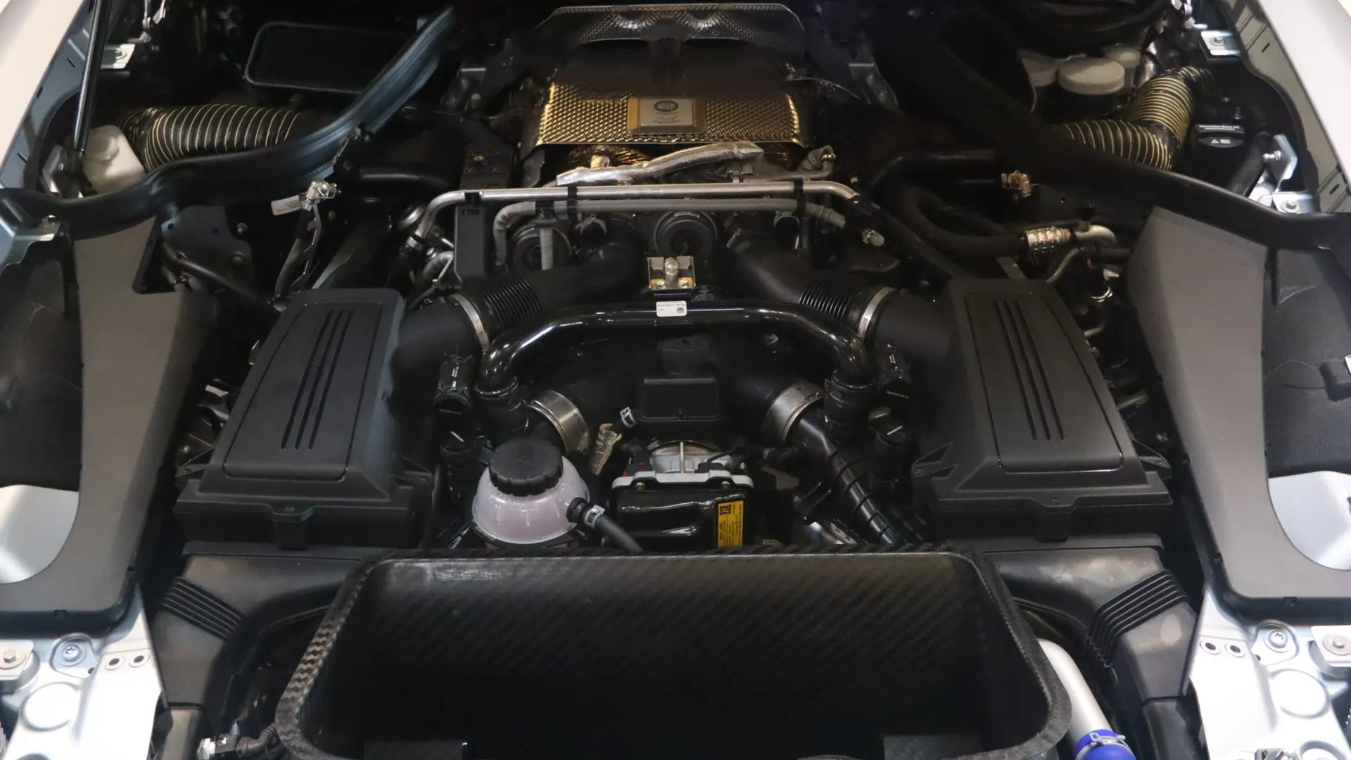 Mercedes-Benz AMG GT — photo 41