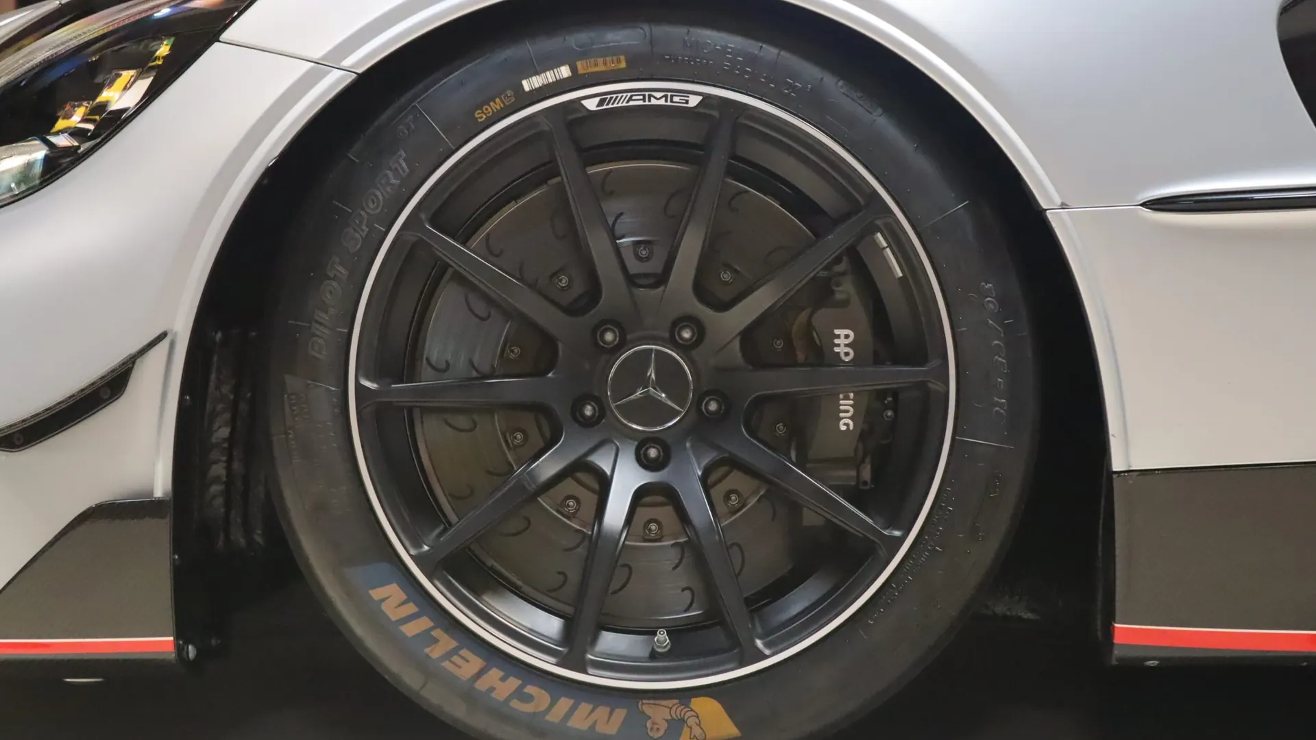 Mercedes-Benz AMG GT — photo 45