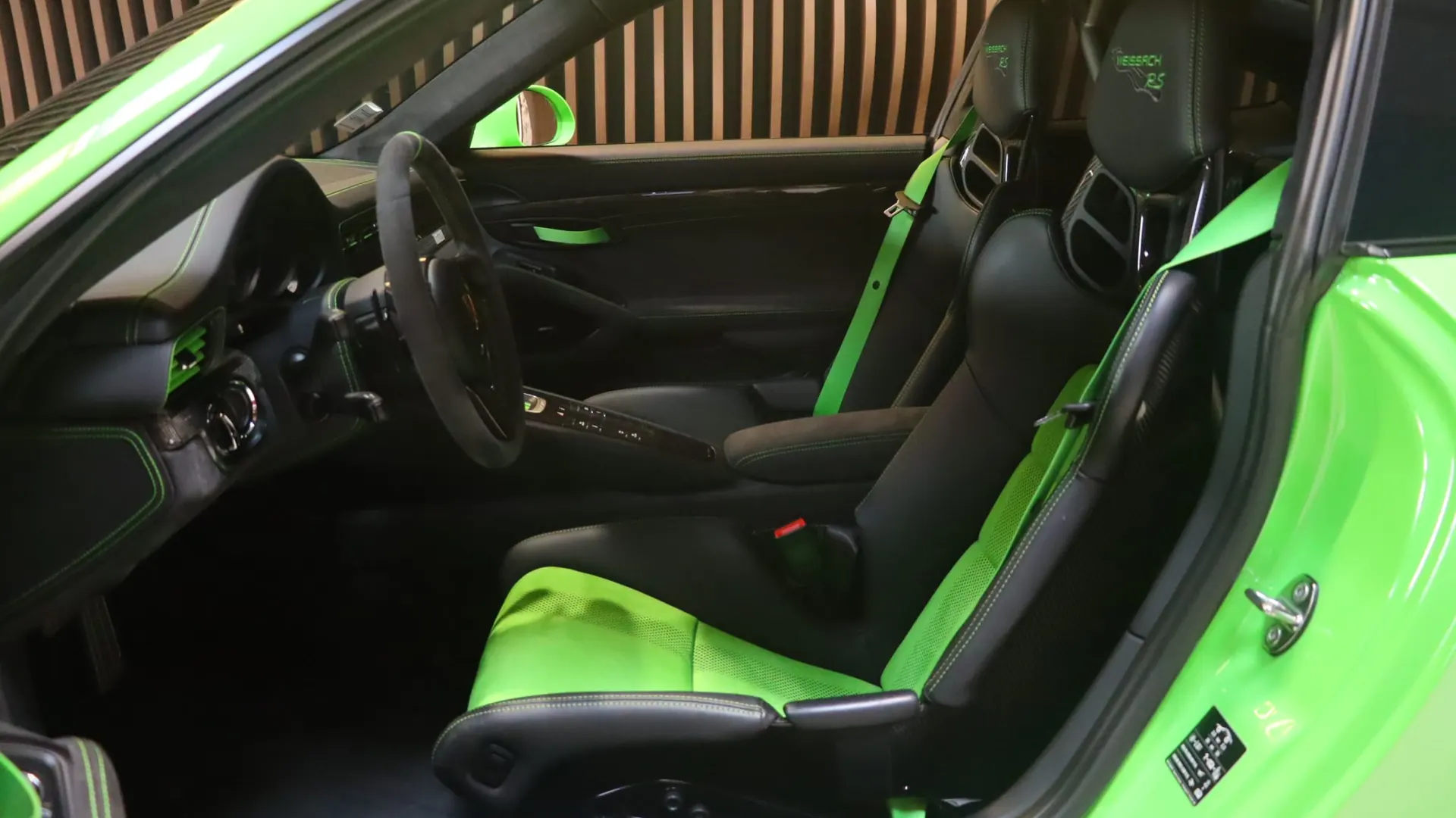 Porsche 911 — photo 7