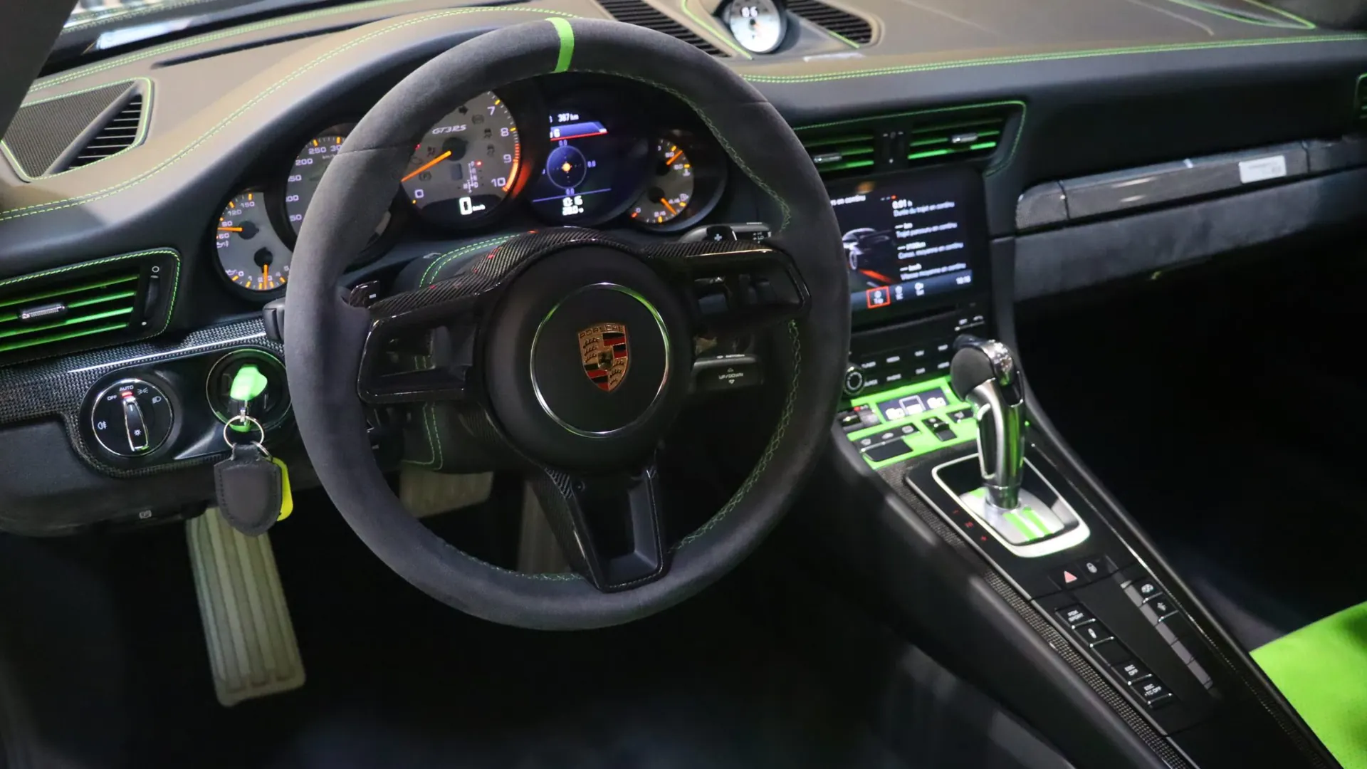 Porsche 911 — photo 15