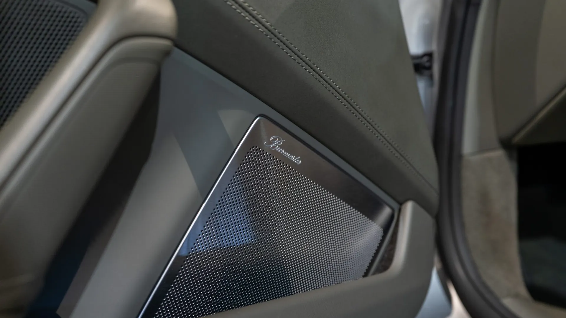 Porsche 911 — photo 14