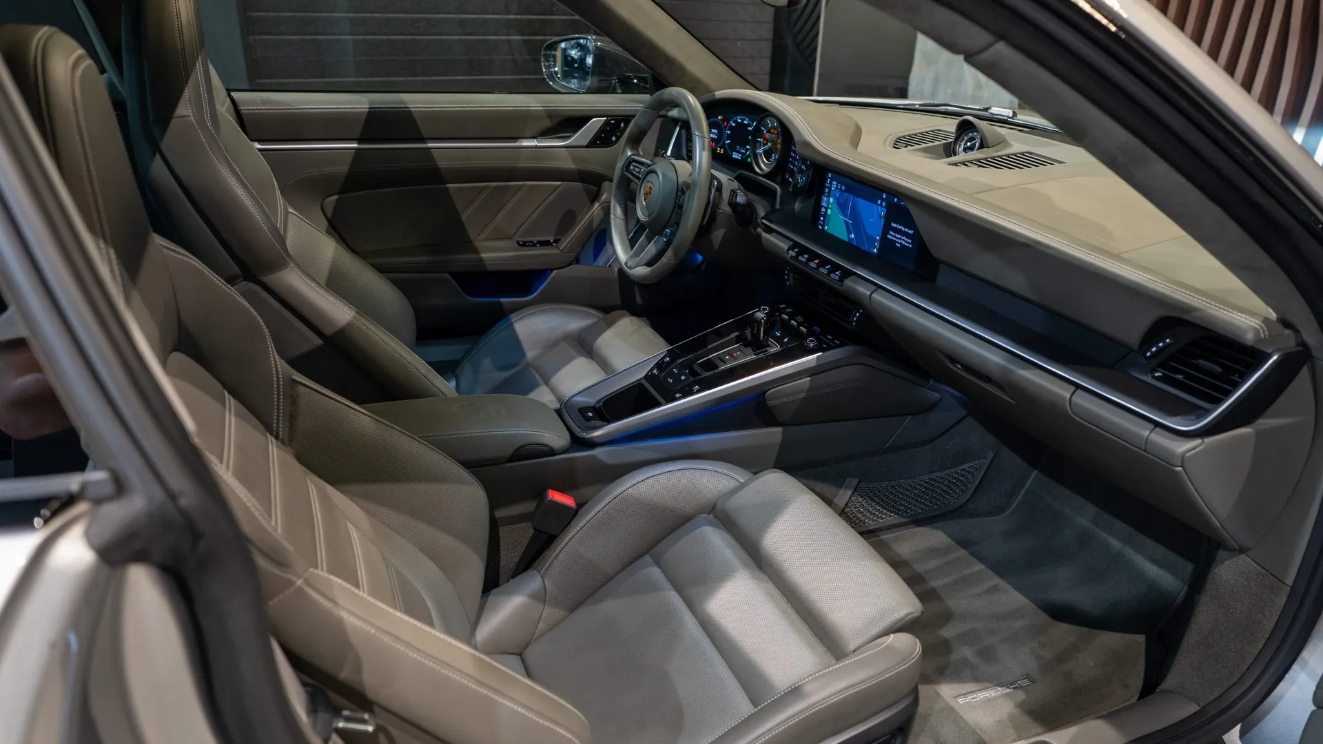 Porsche 911 — photo 10