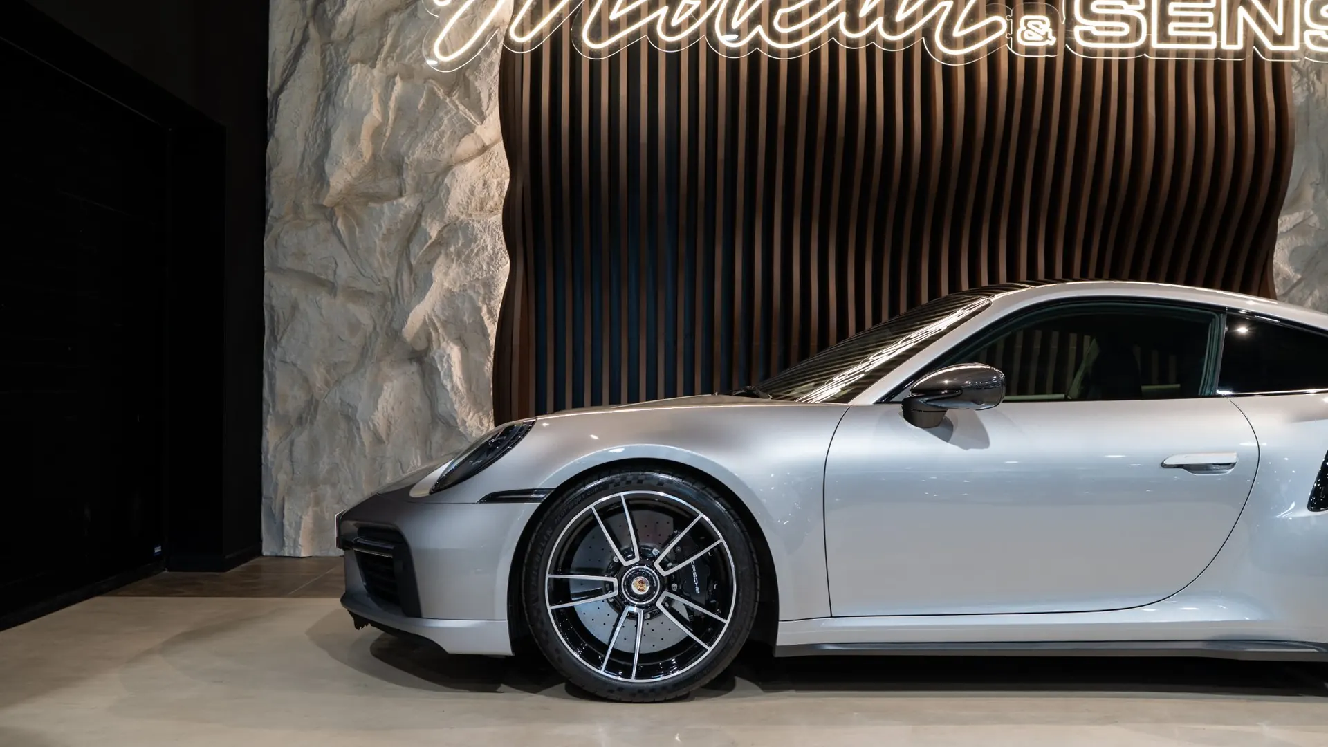 Porsche 911 — photo 35