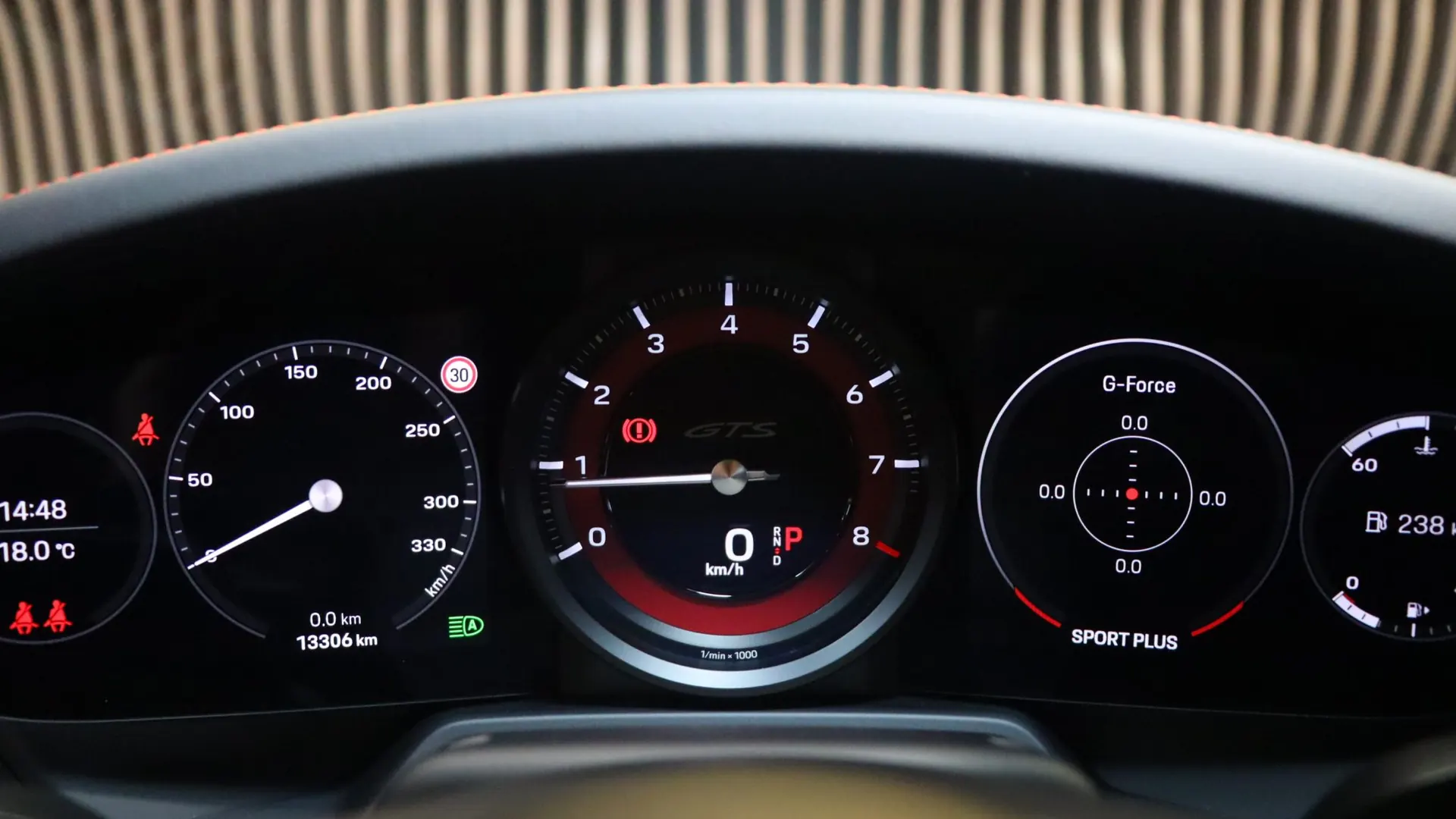 Porsche 911 — photo 26