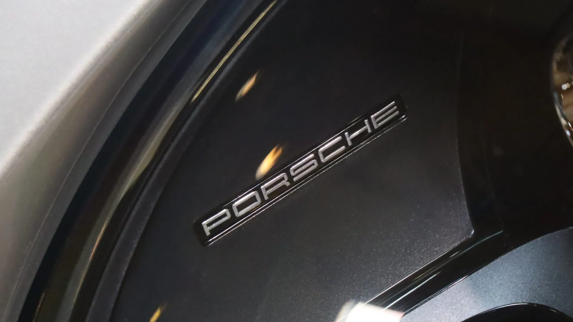 Porsche 911 — photo 46