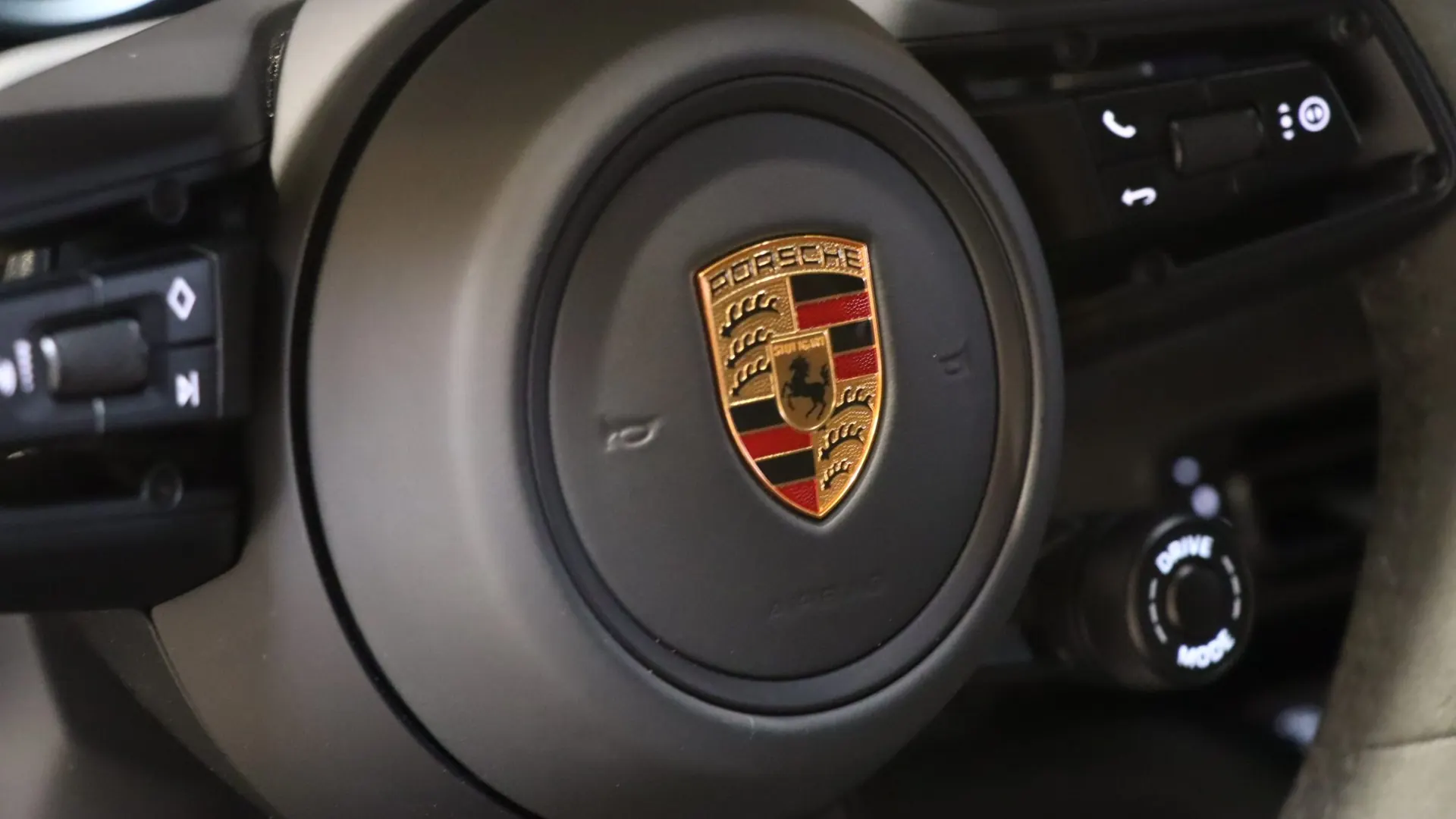 Porsche 911 — photo 24