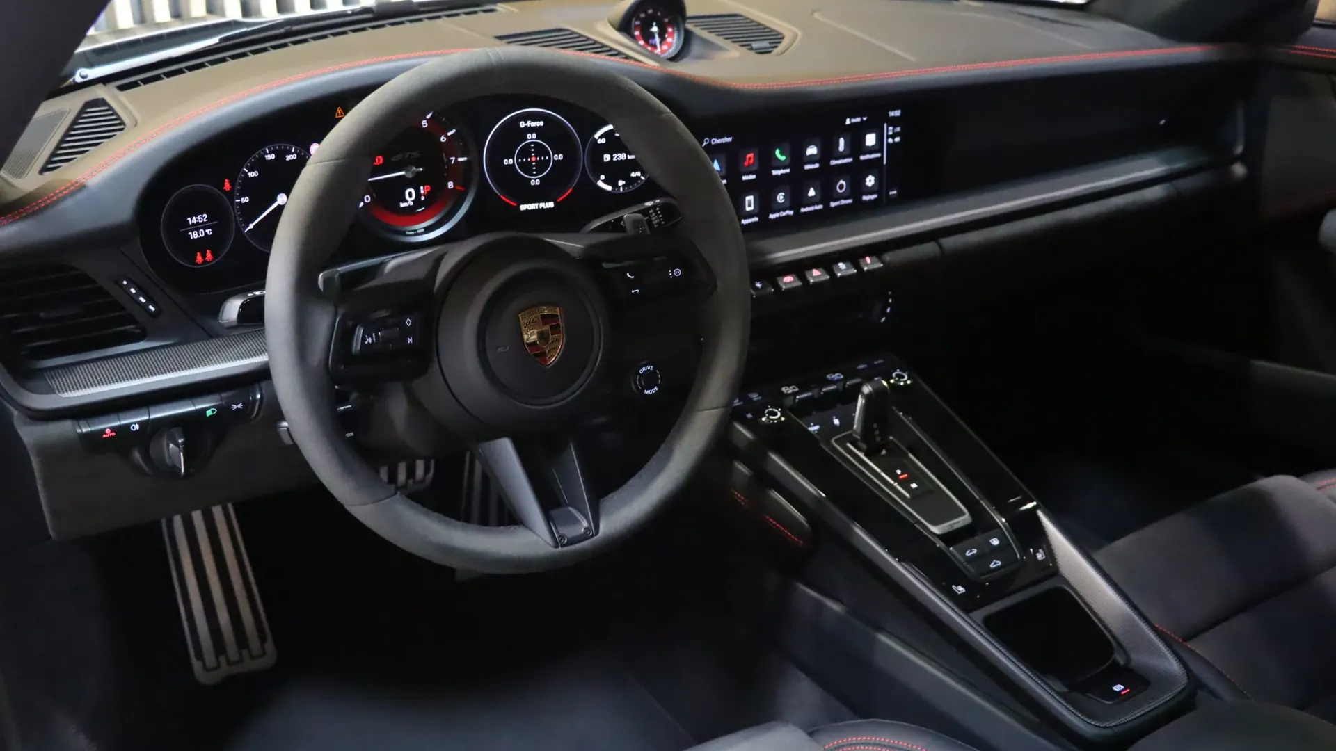 Porsche 911 — photo 17