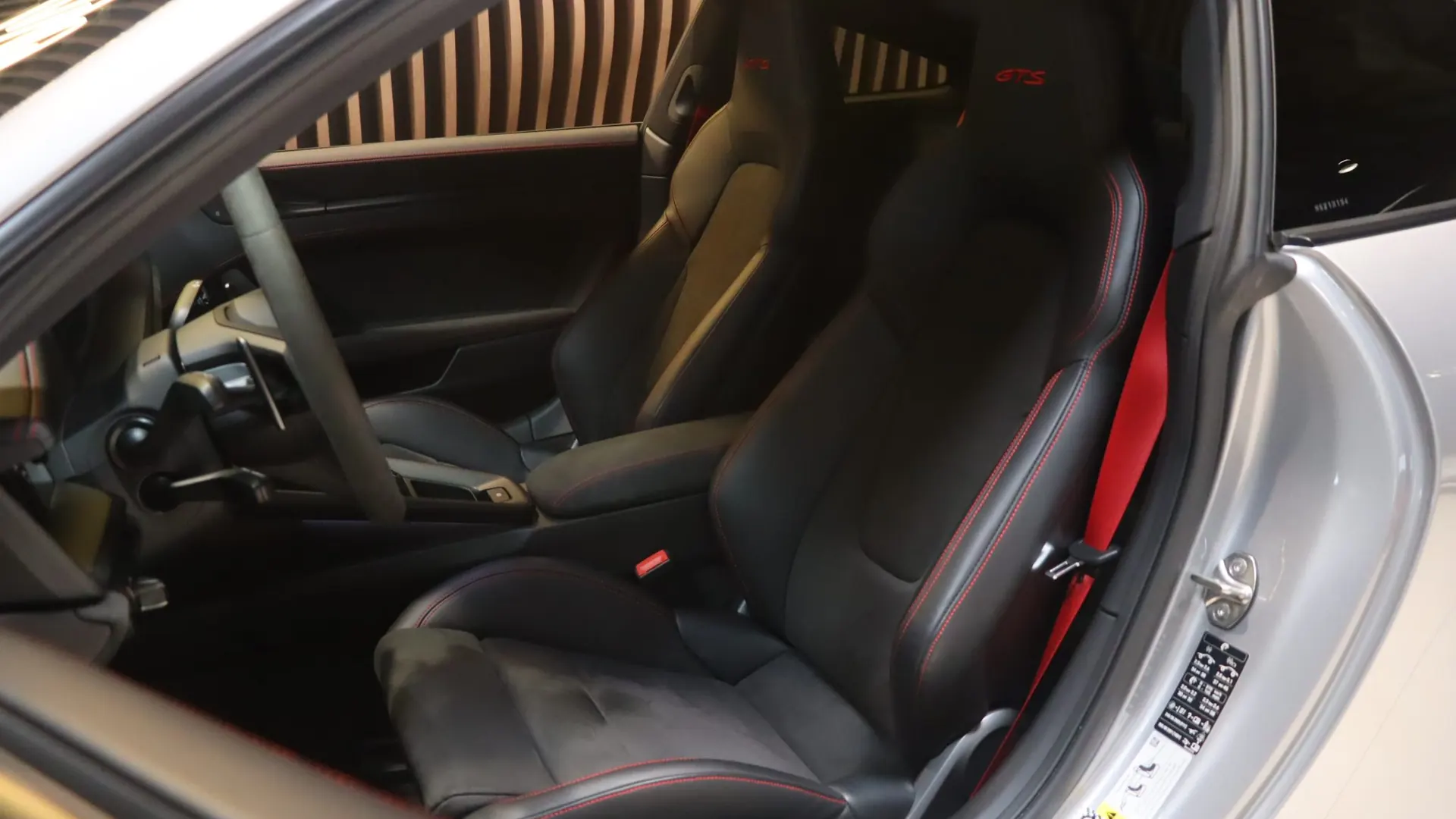 Porsche 911 — photo 6