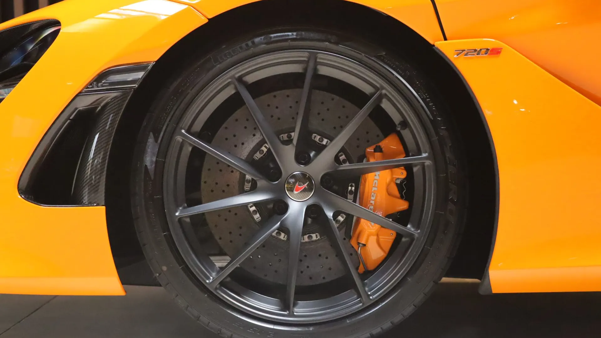McLaren 720S — photo 39