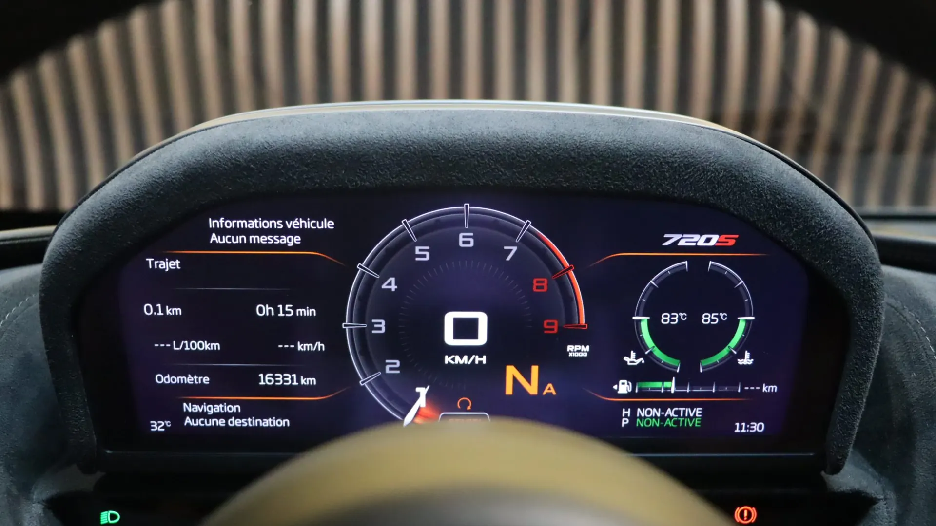 McLaren 720S — photo 23