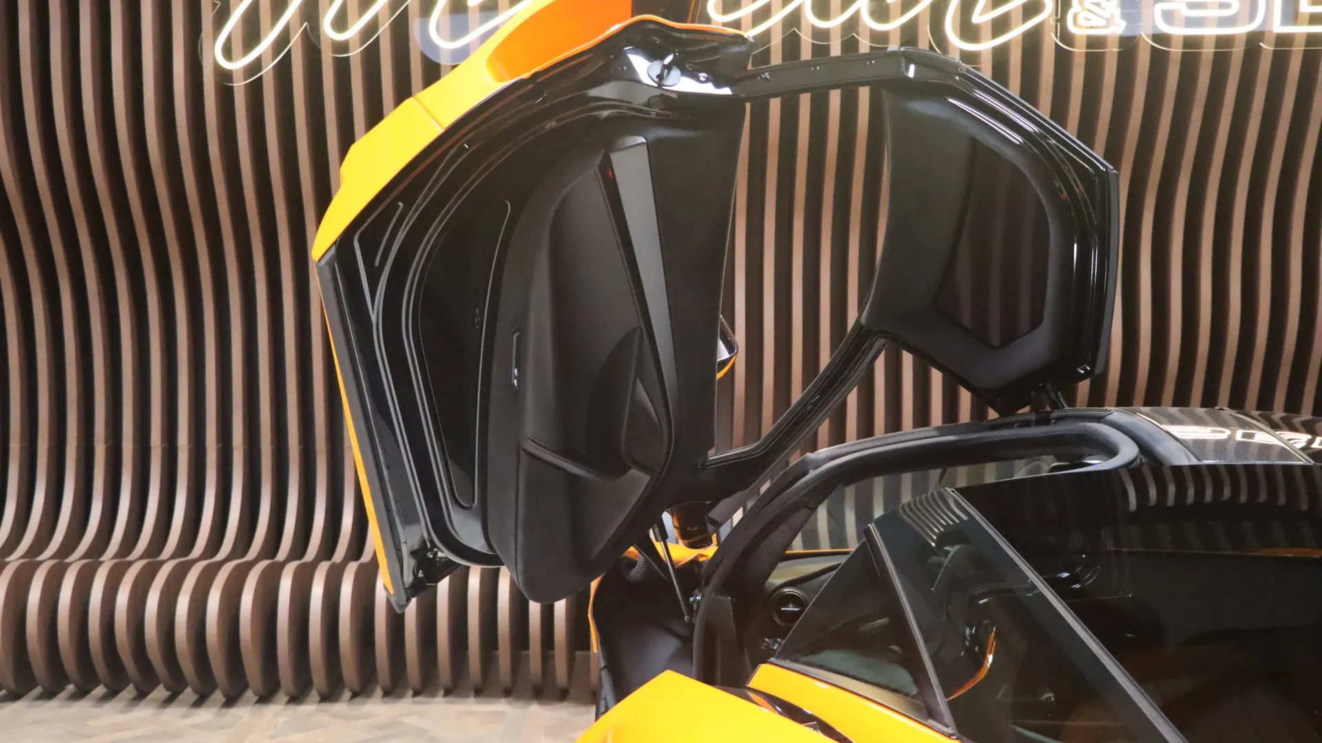 McLaren 720S — photo 10