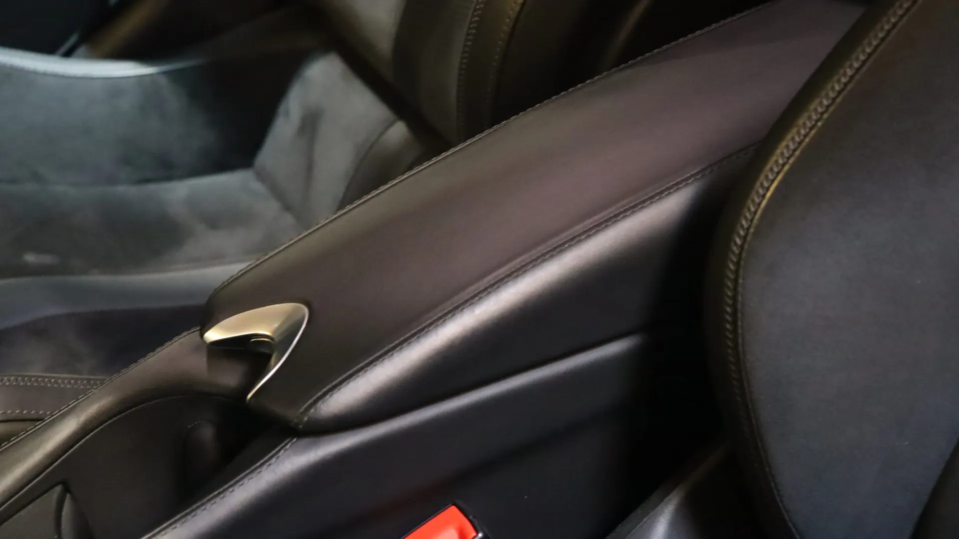 McLaren 720S — photo 29