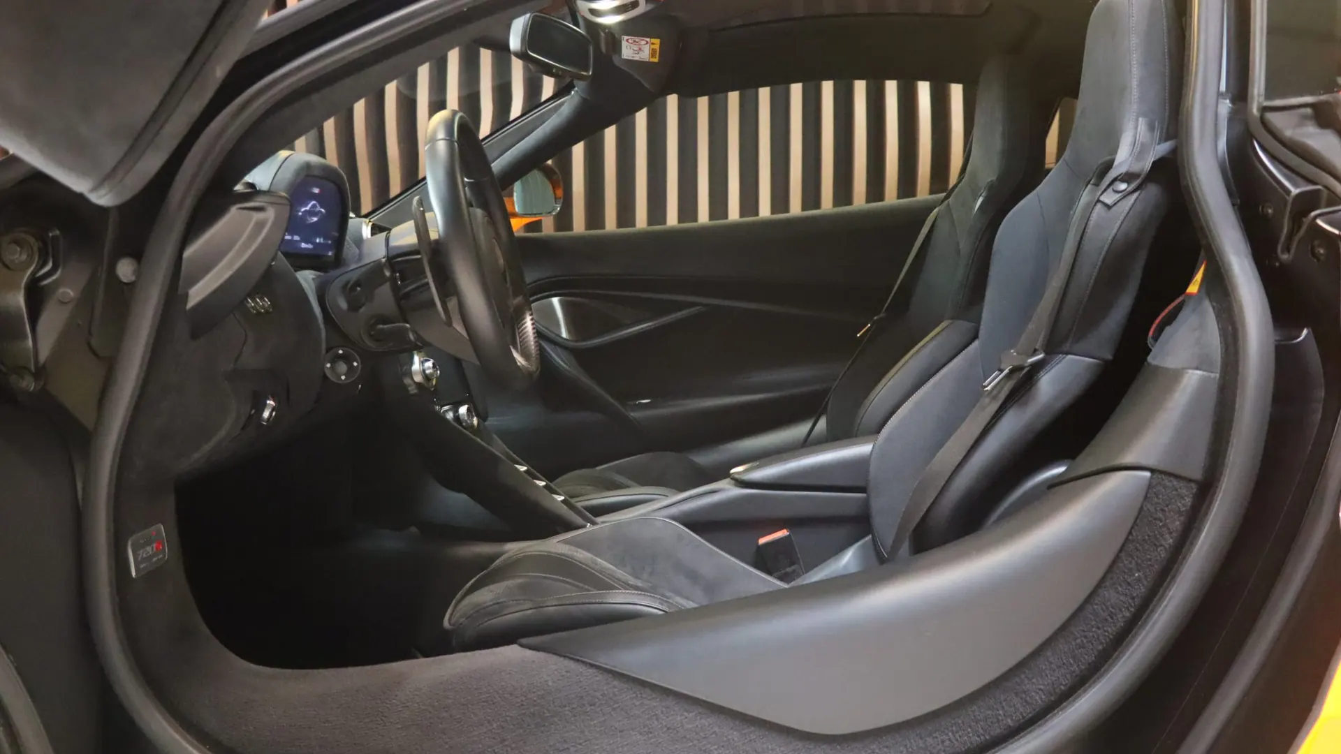 McLaren 720S — photo 7