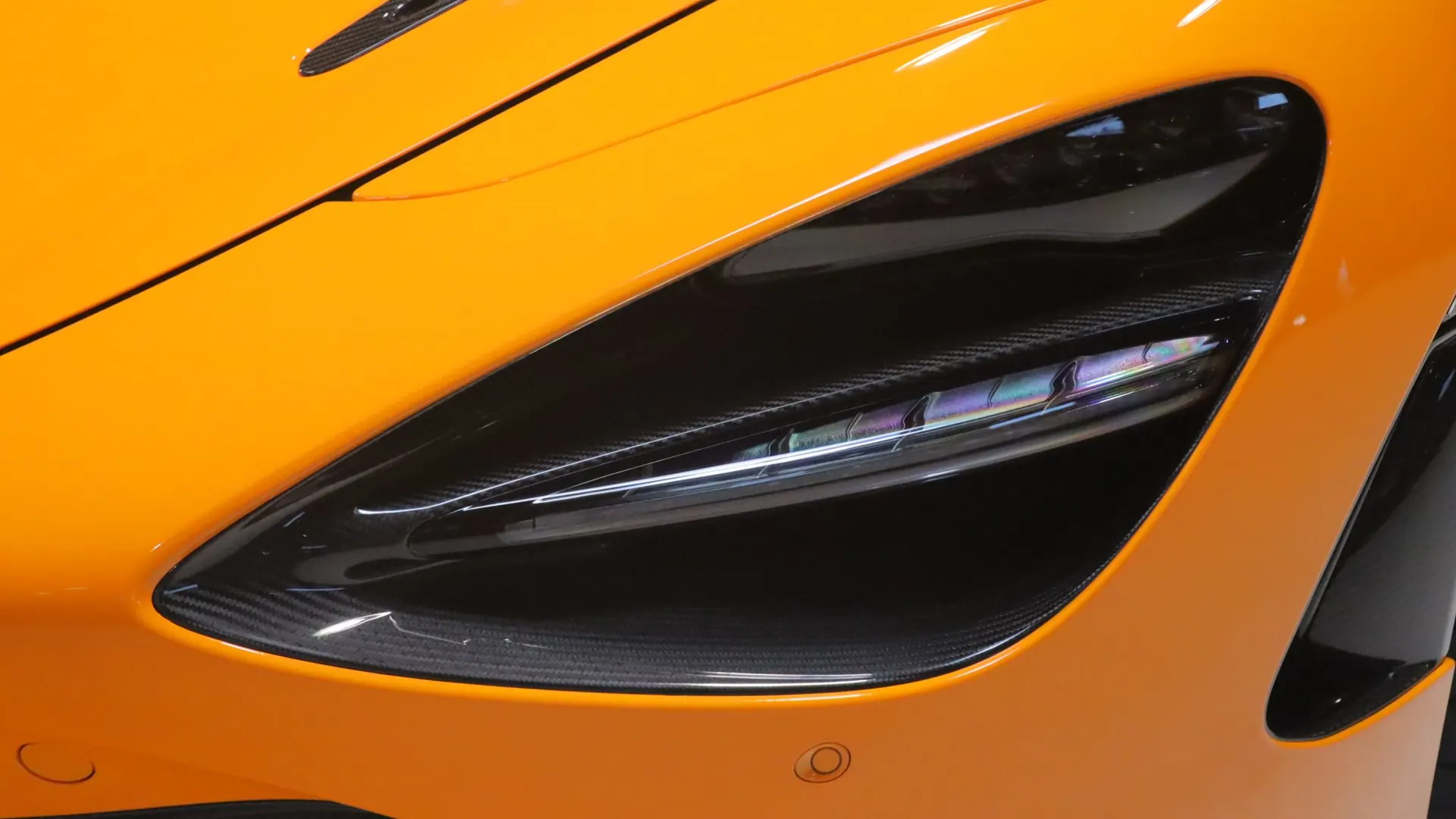 McLaren 720S — photo 32