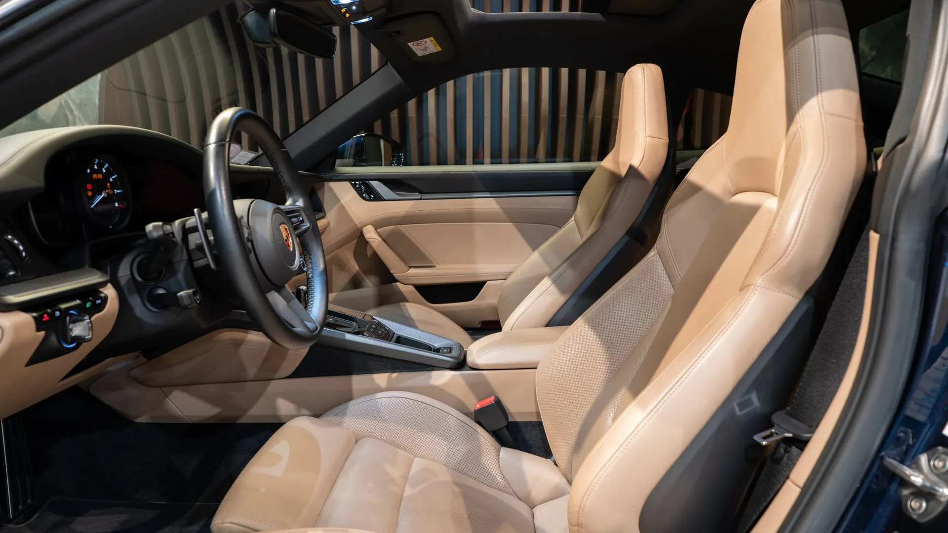 Porsche 911 — photo 7