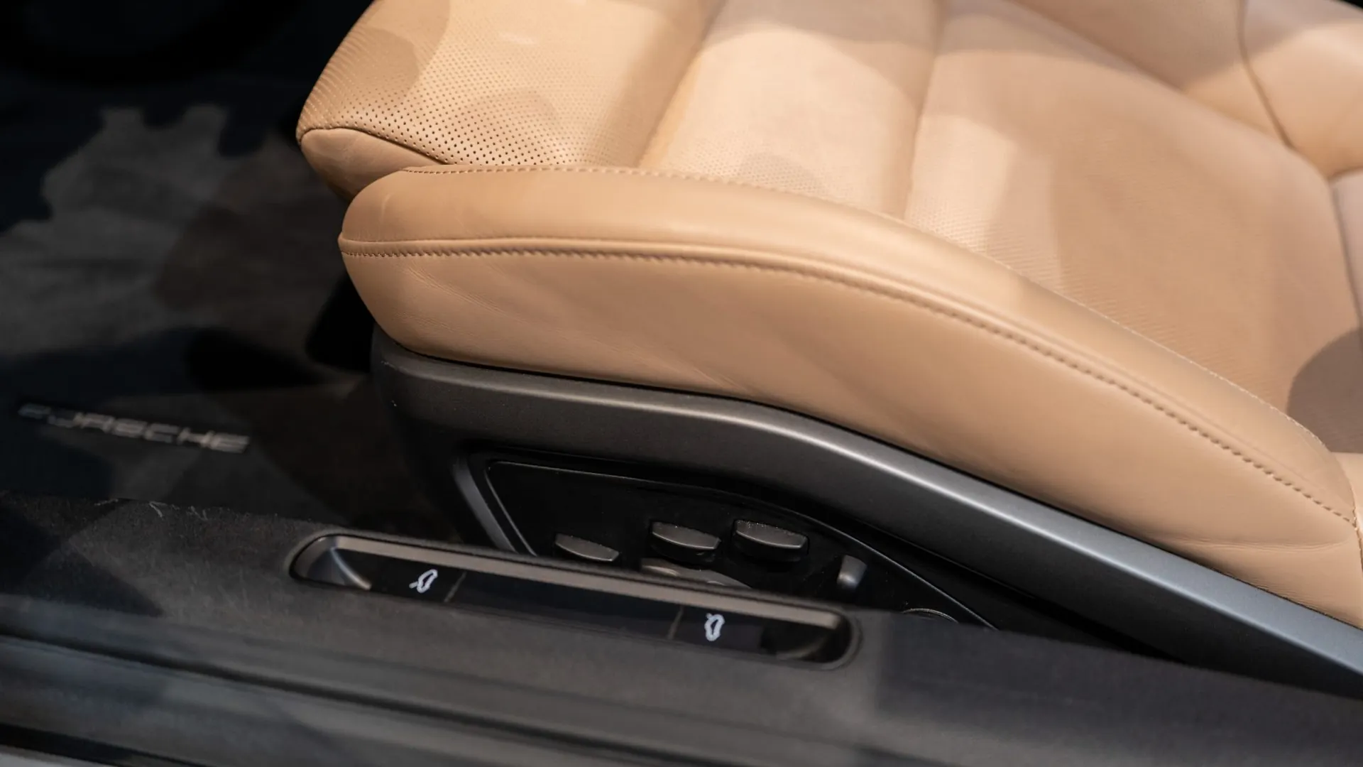 Porsche 911 — photo 17