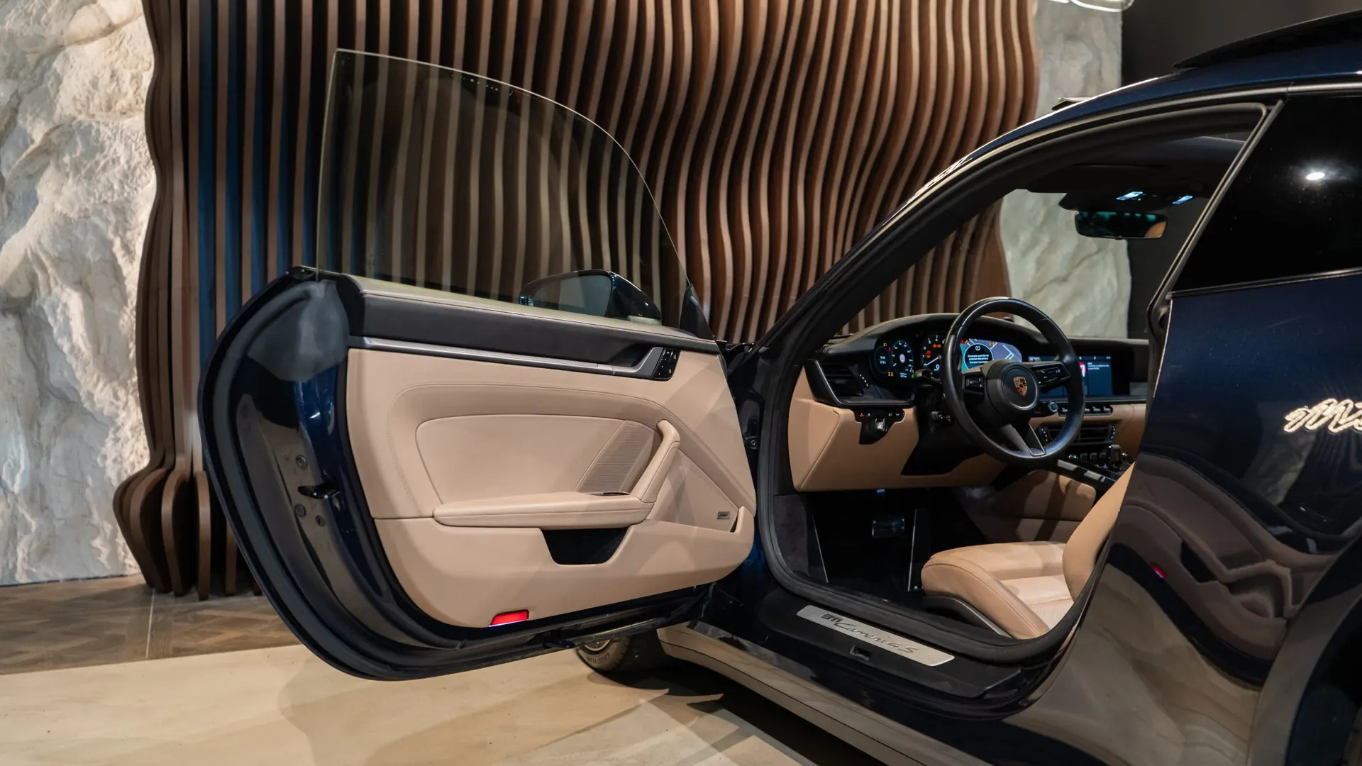 Porsche 911 — photo 10