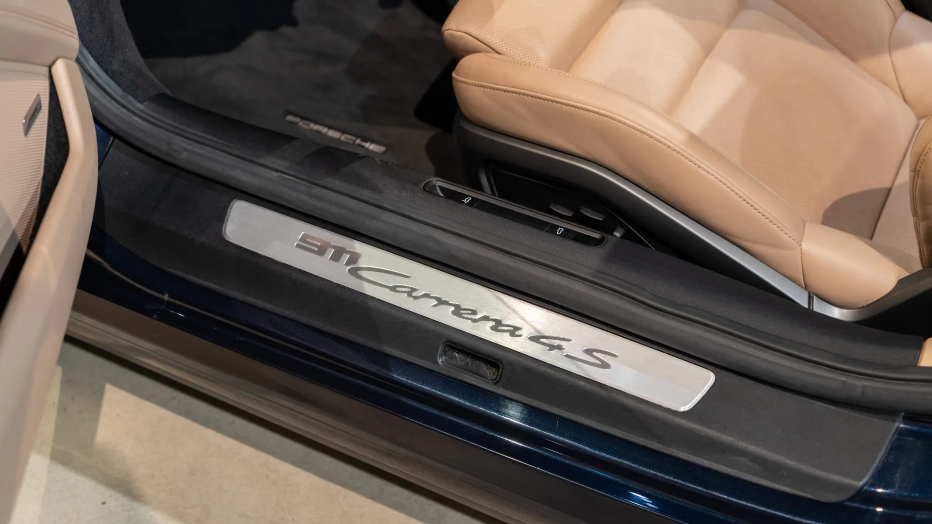 Porsche 911 — photo 16