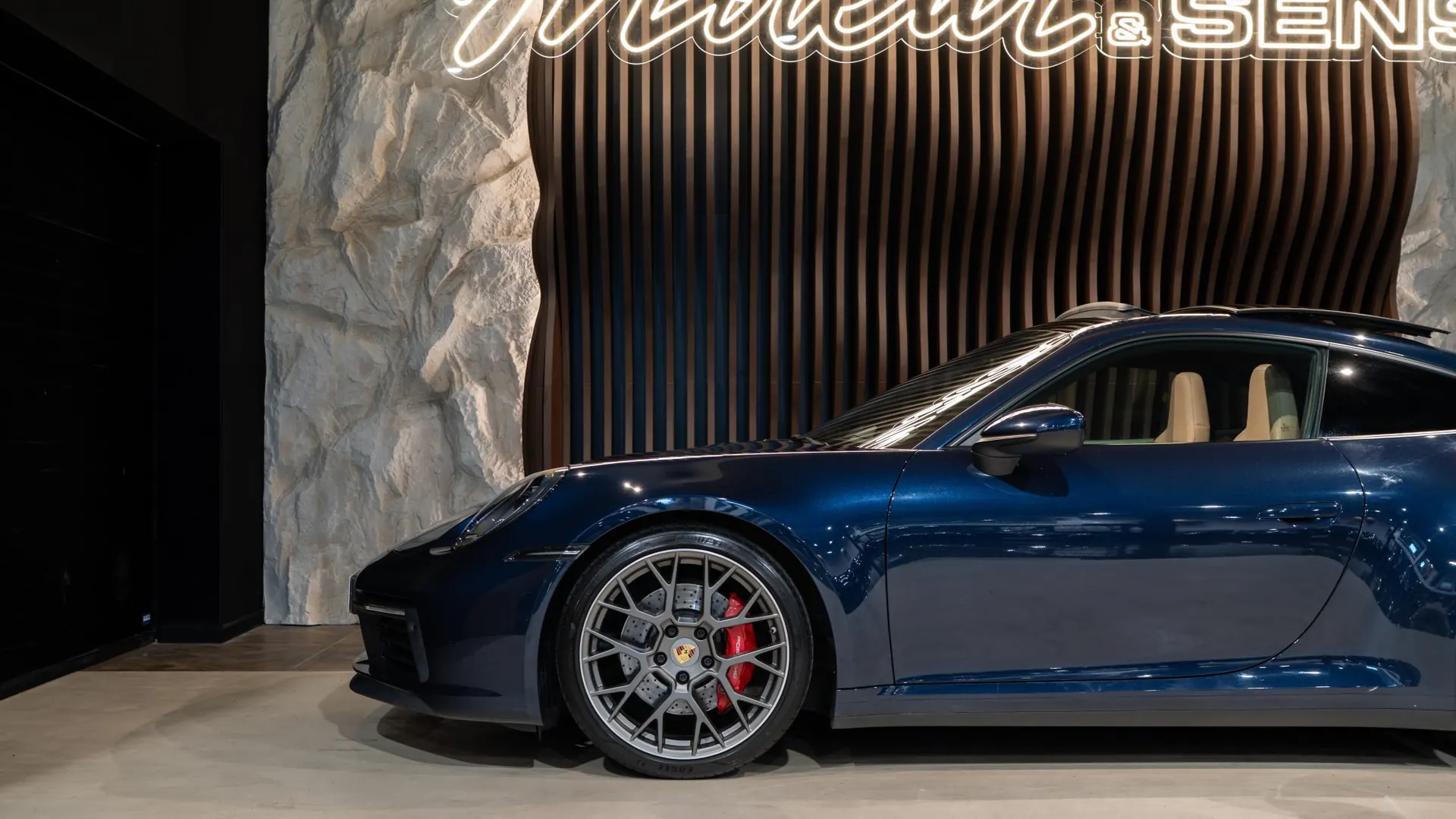 Porsche 911 — photo 38
