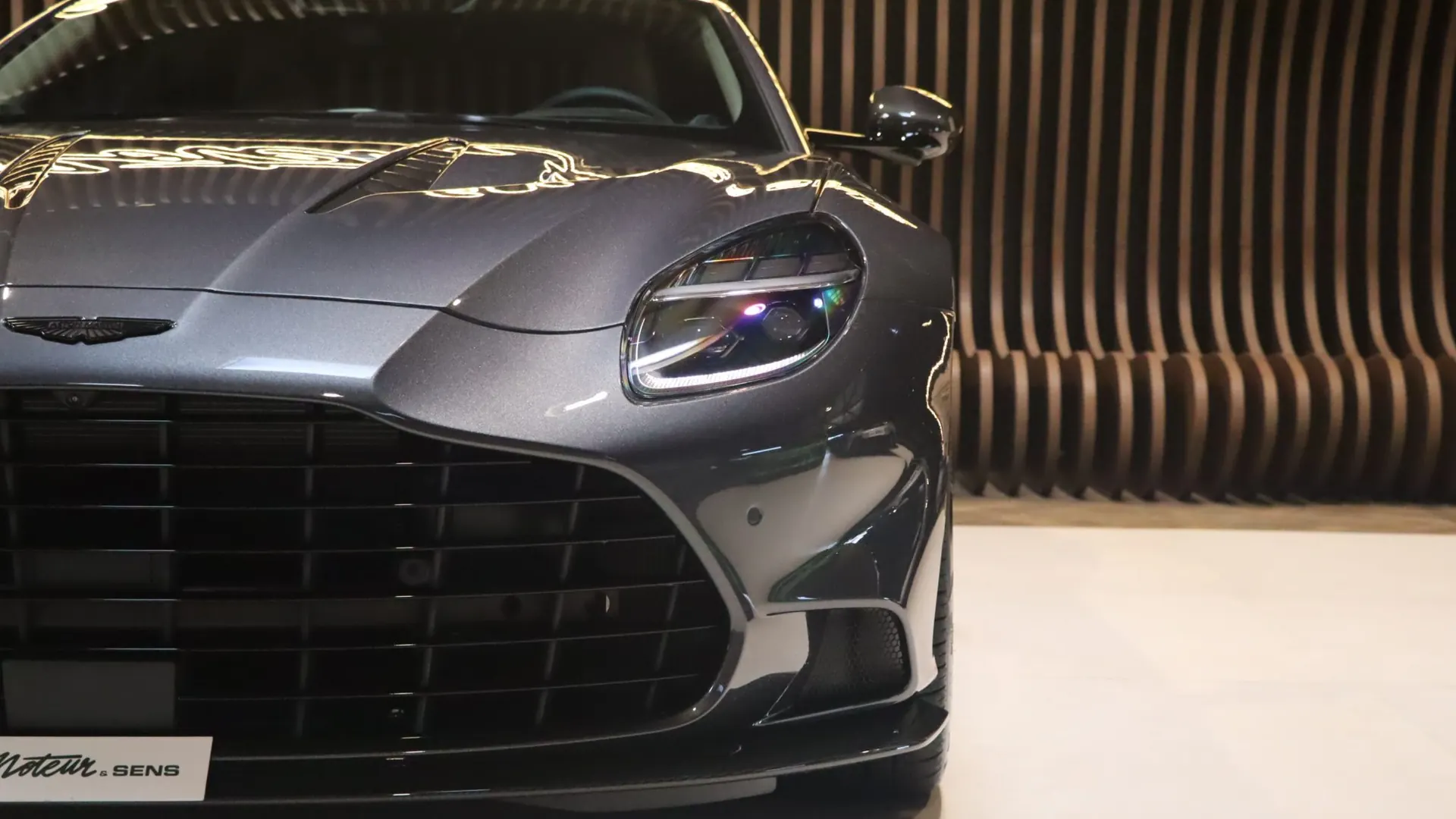Aston Martin Vanquish — photo 37