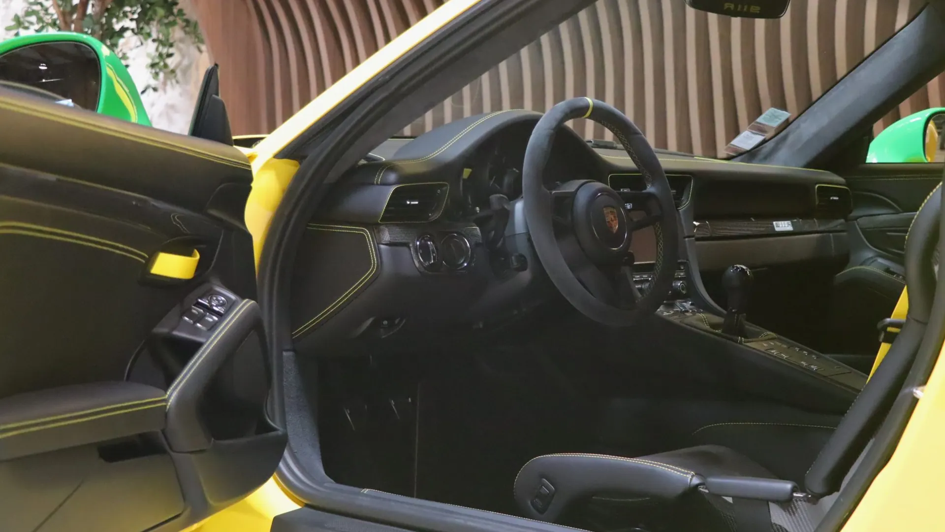 Porsche 911 — photo 8