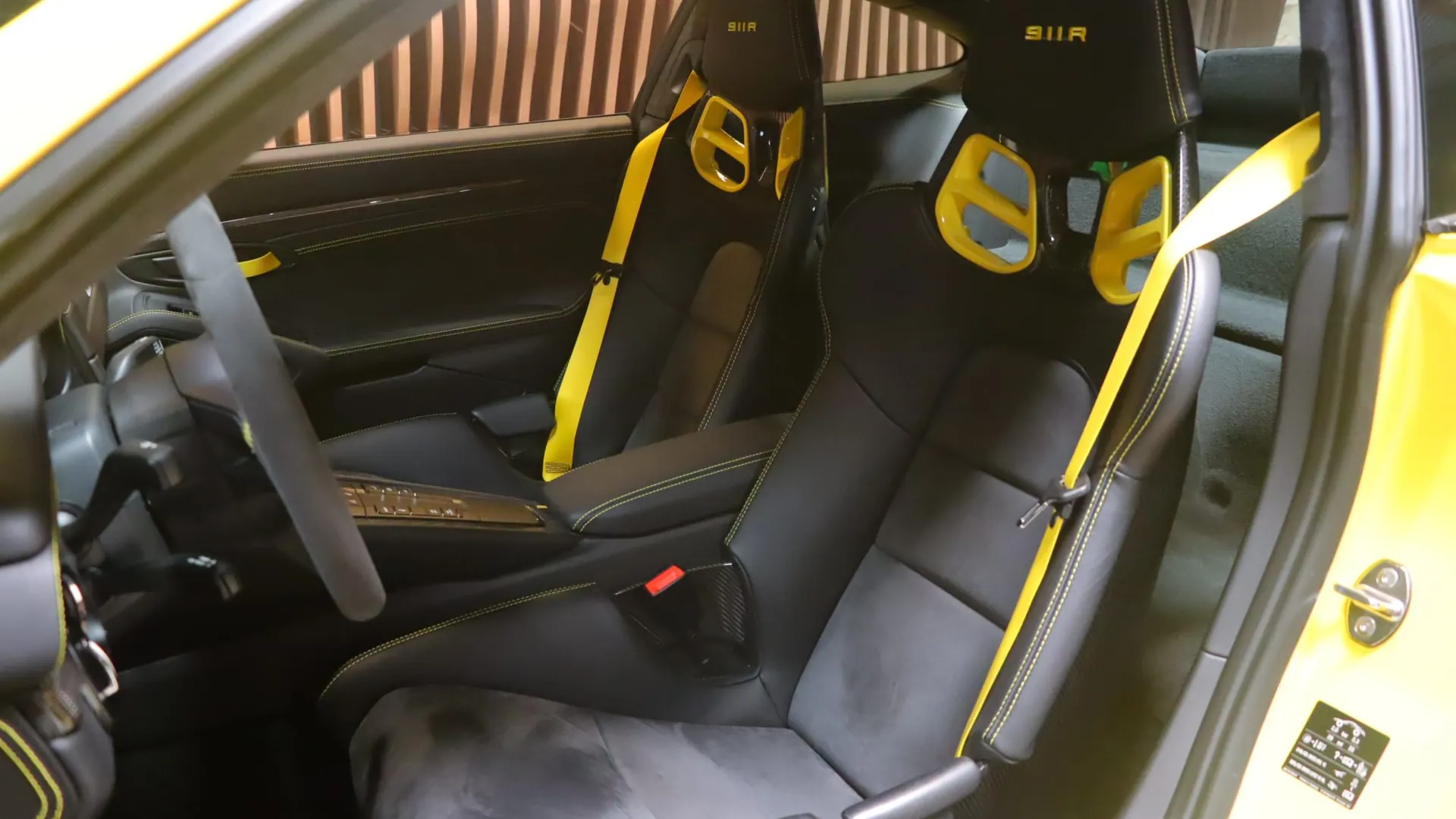 Porsche 911 — photo 6
