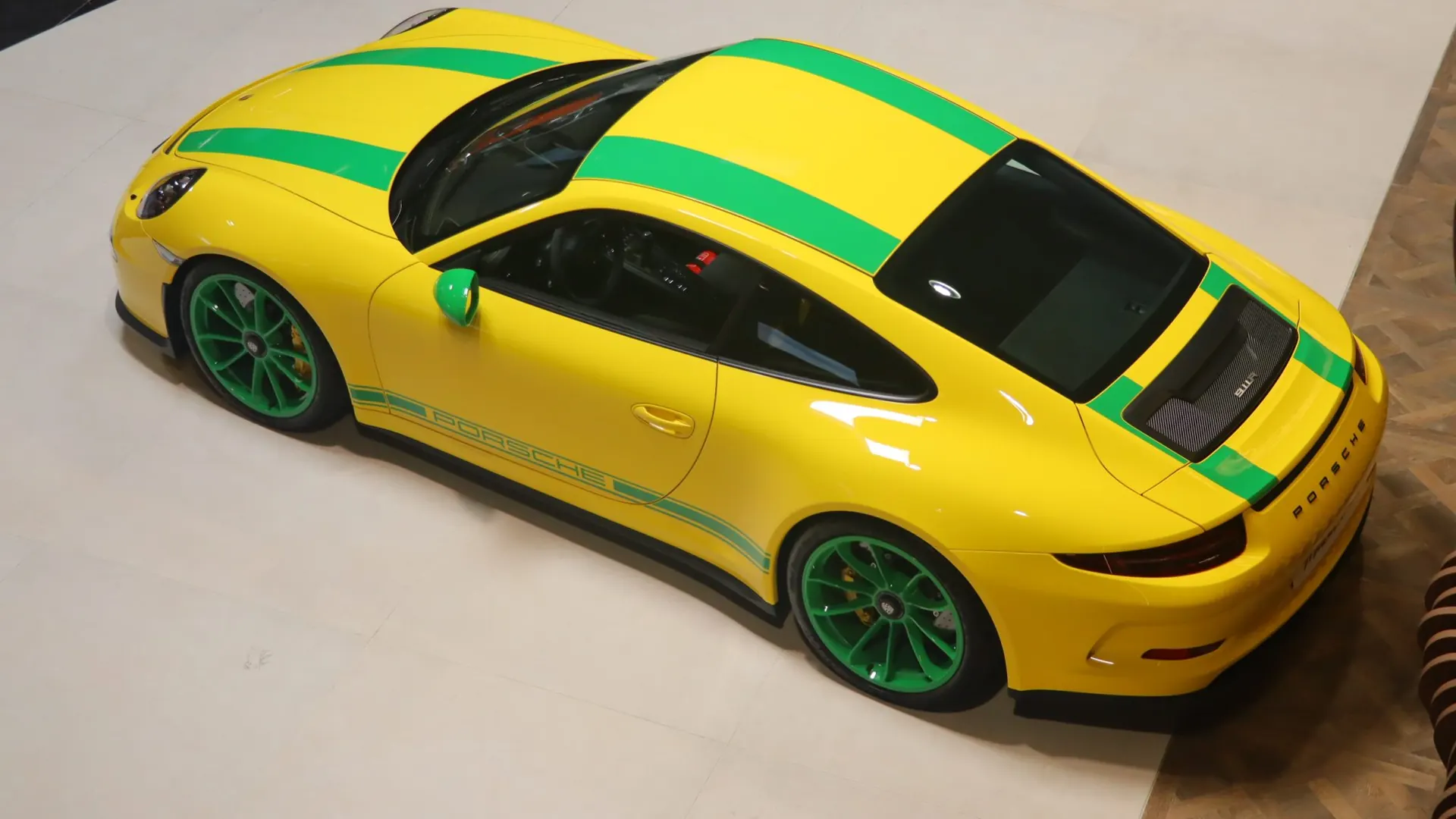 Porsche 911 — photo 49