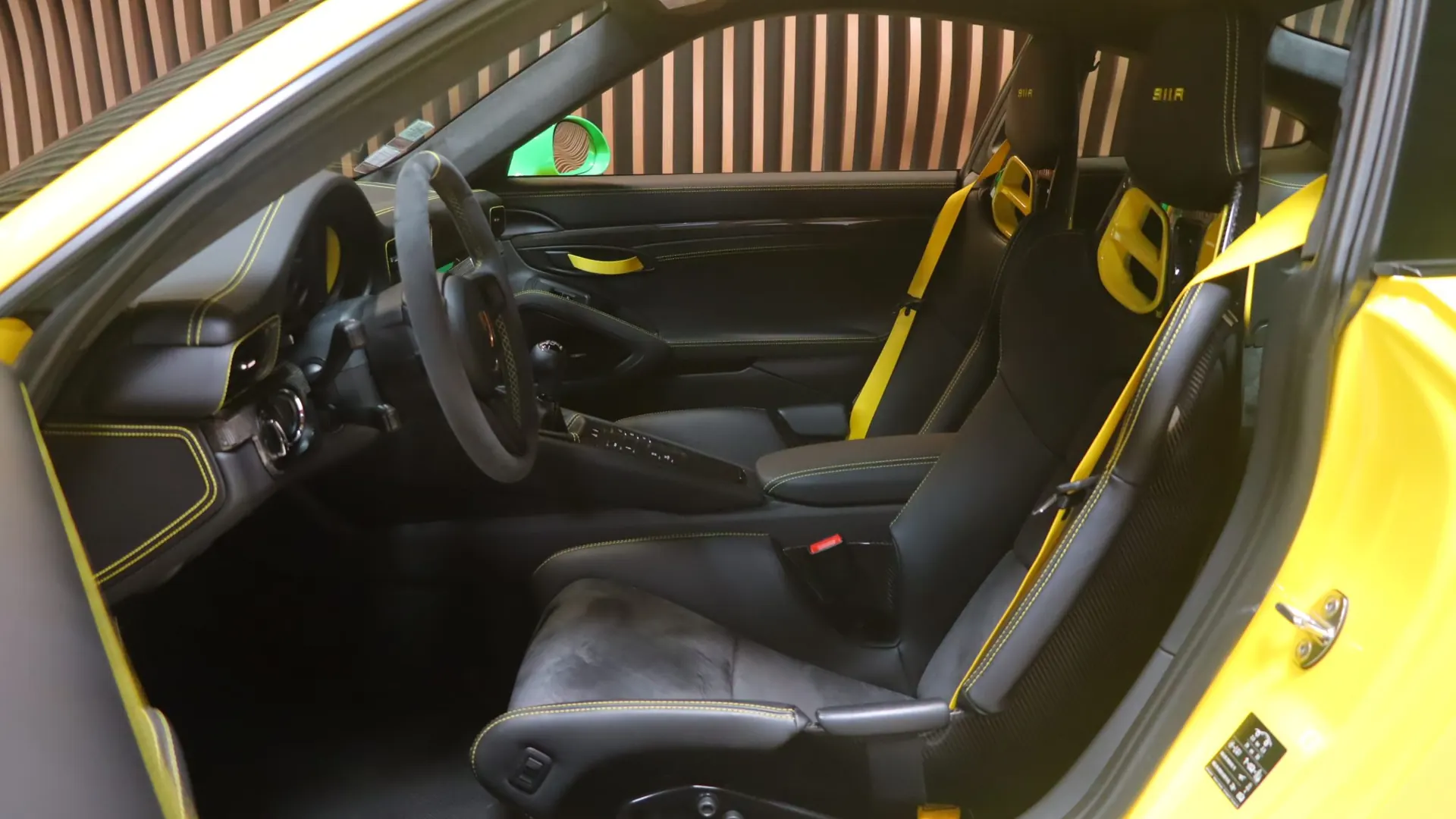 Porsche 911 — photo 7