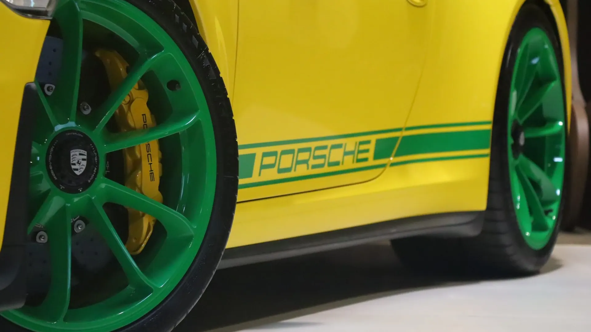 Porsche 911 — photo 39