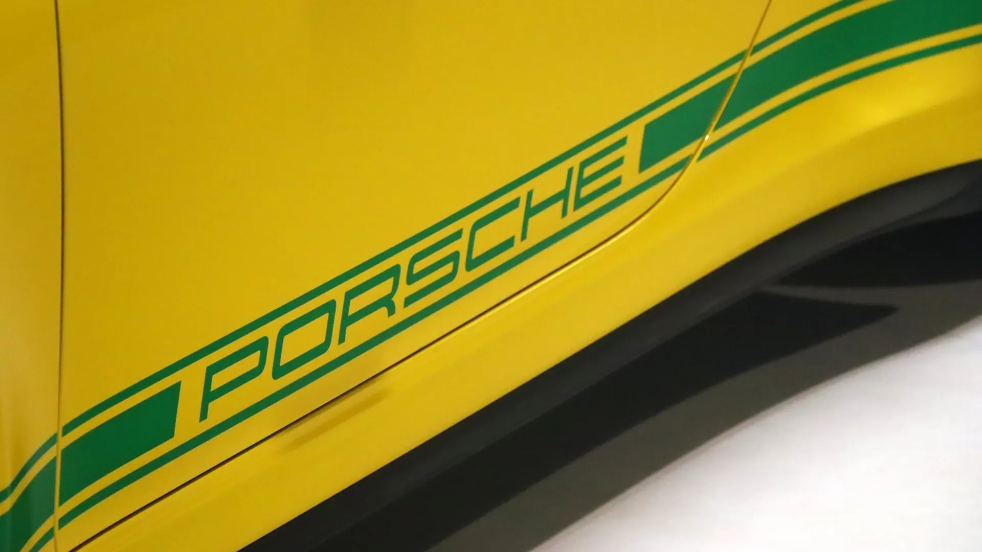 Porsche 911 — photo 42