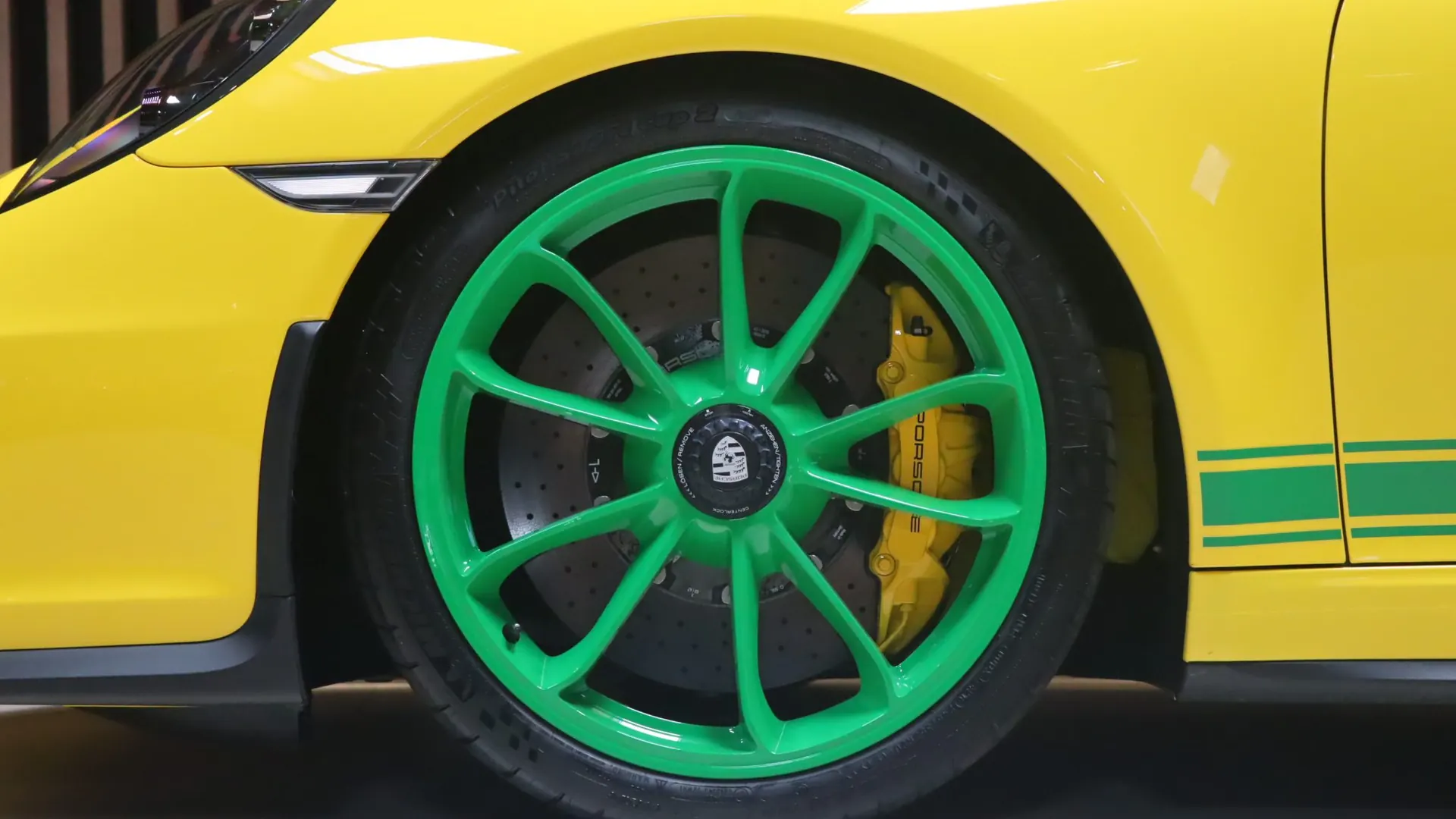 Porsche 911 — photo 41