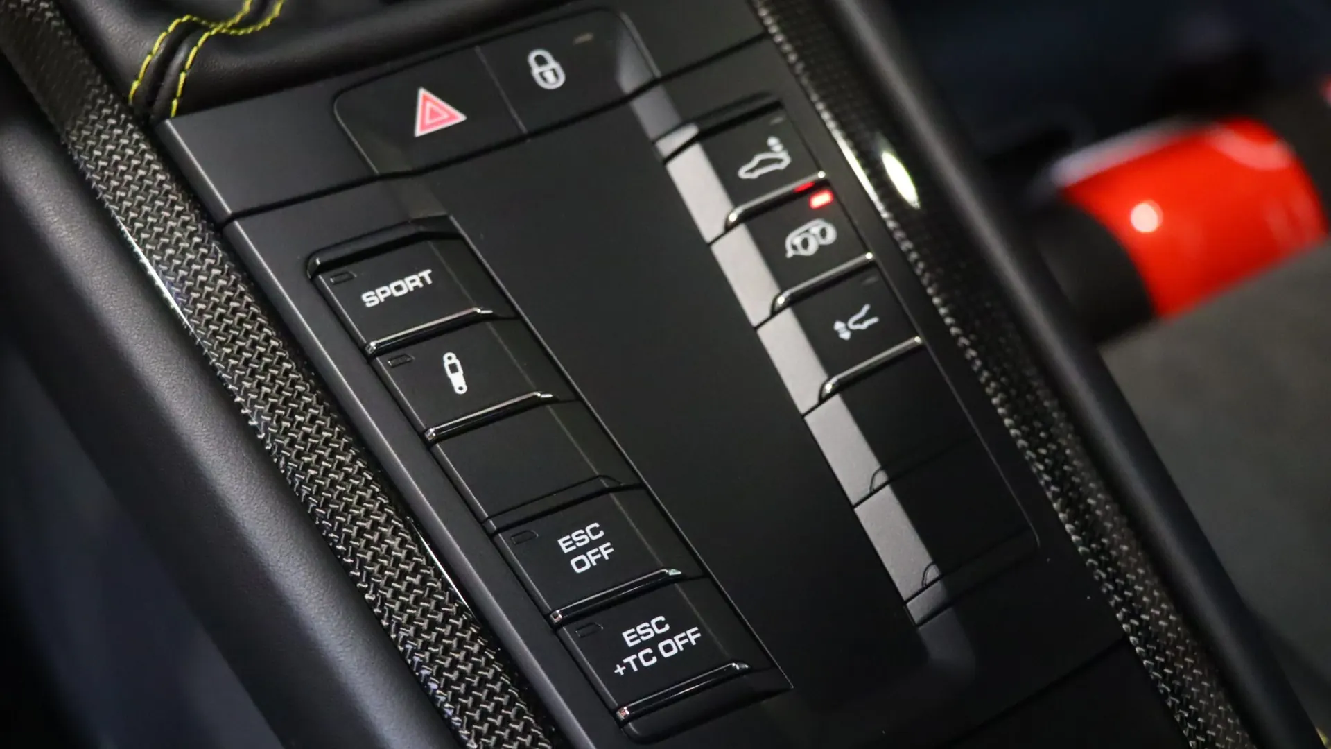 Porsche 911 — photo 28