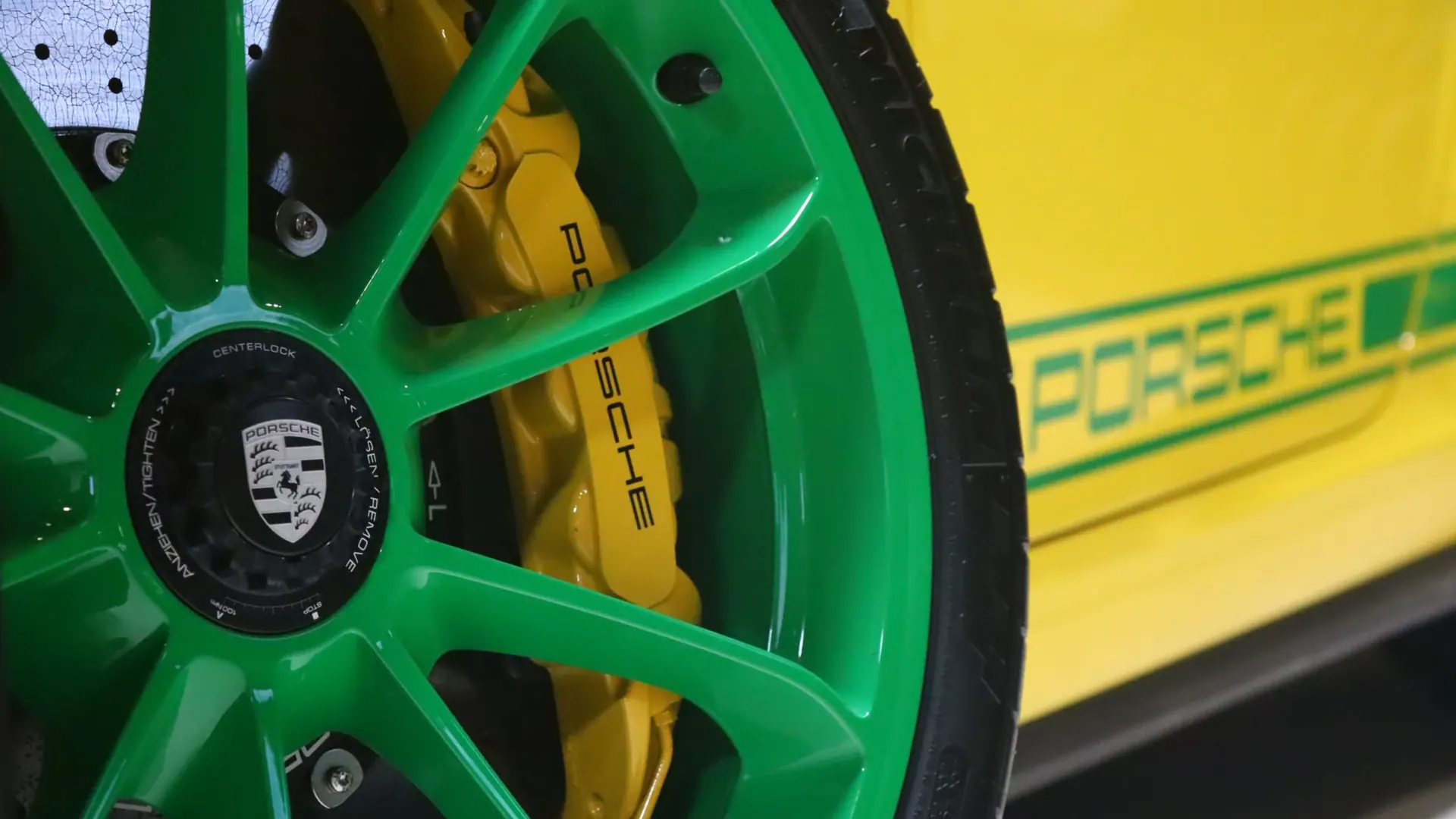 Porsche 911 — photo 40