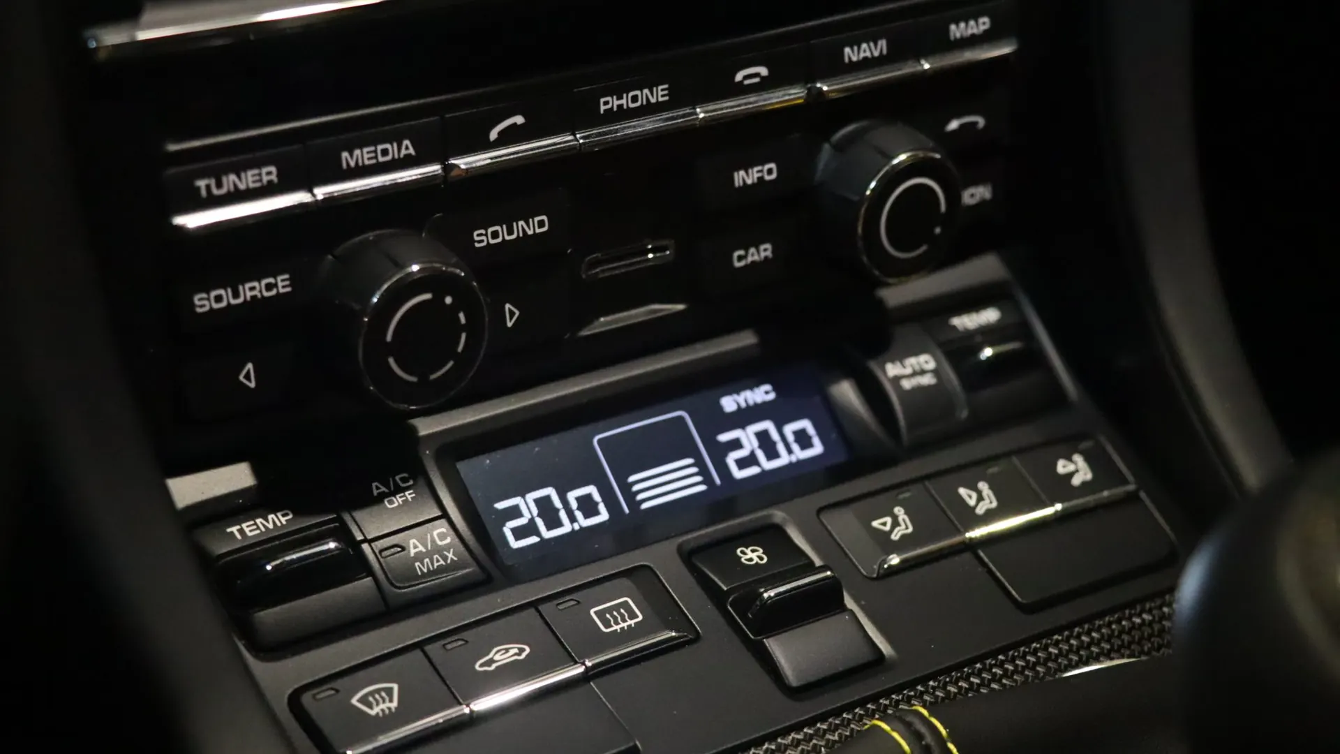 Porsche 911 — photo 26