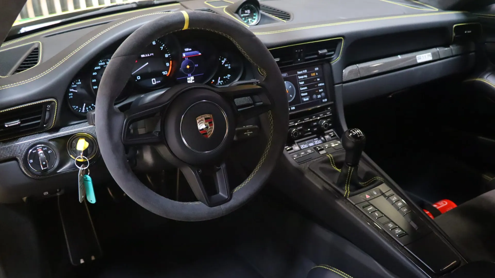 Porsche 911 — photo 15
