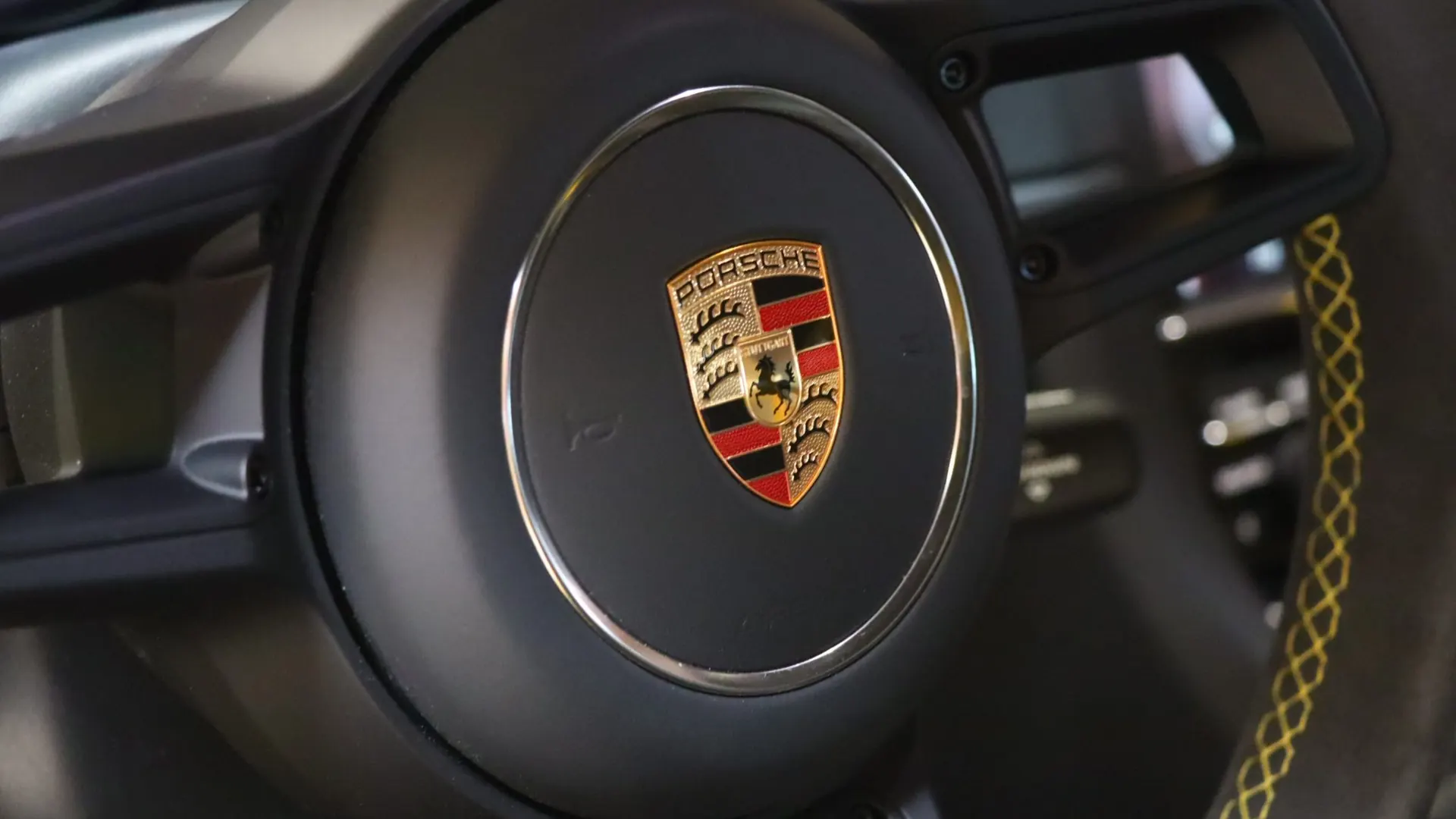 Porsche 911 — photo 20