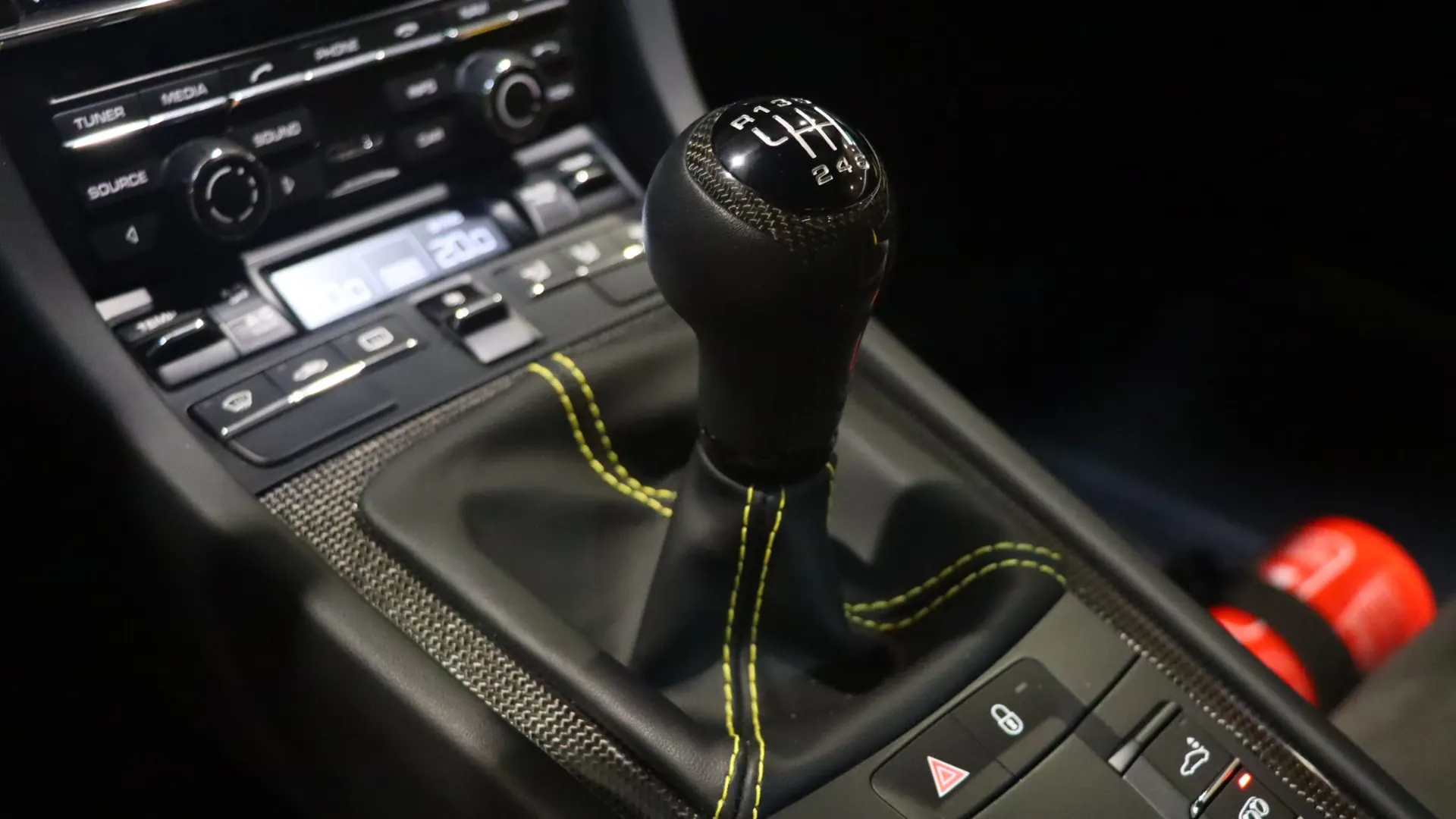 Porsche 911 — photo 27