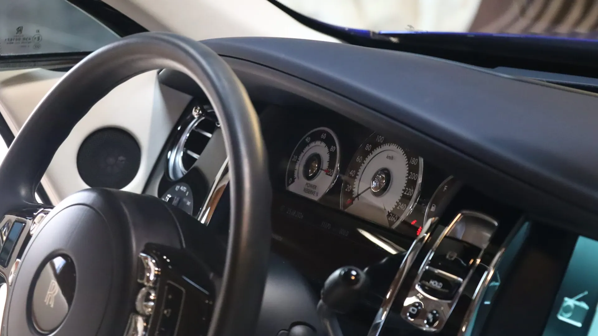 Rolls-Royce Wraith — photo 23