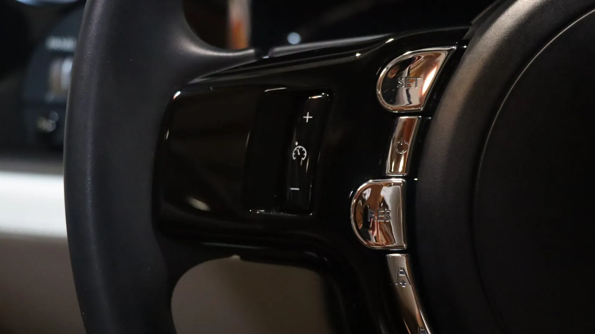Rolls-Royce Wraith — photo 17