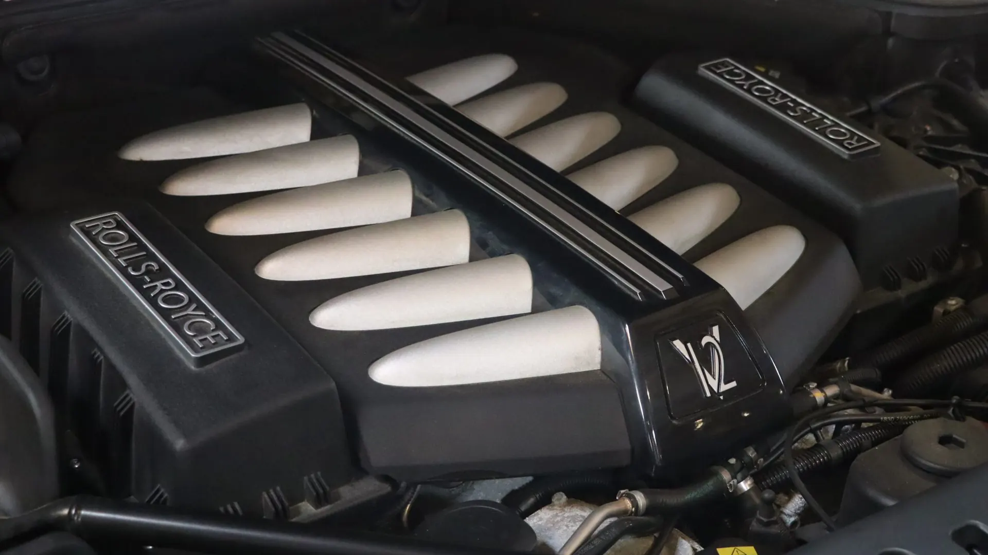Rolls-Royce Wraith — photo 42