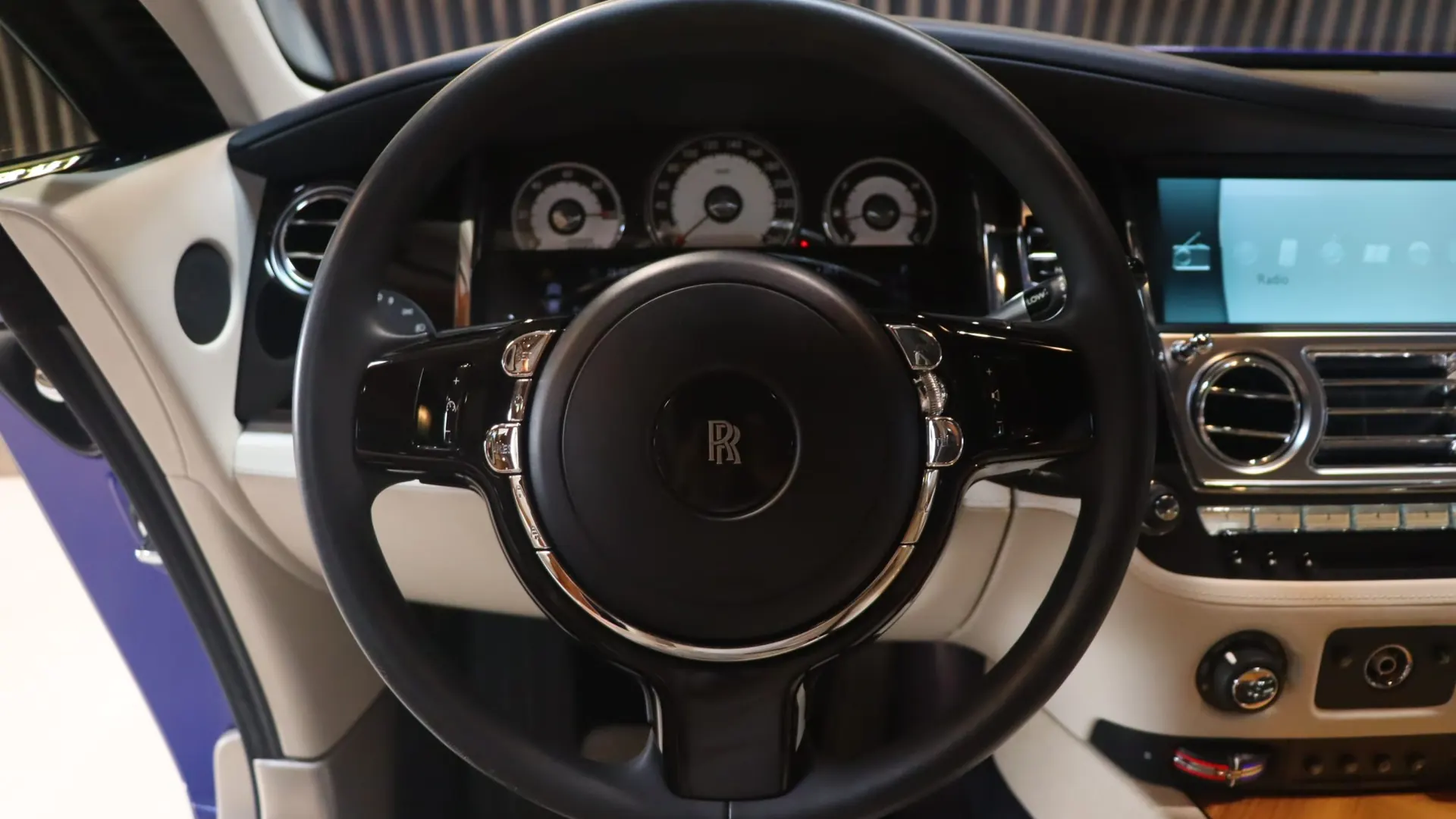Rolls-Royce Wraith — photo 9
