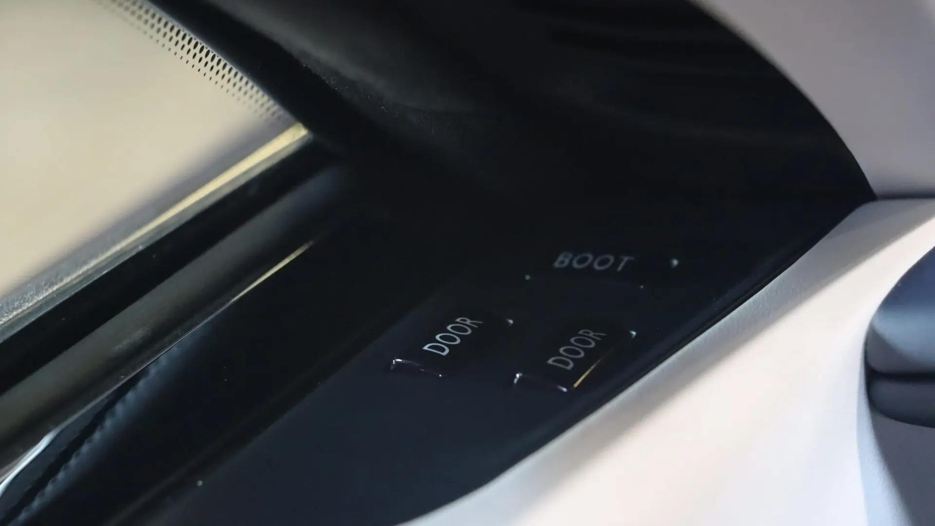 Rolls-Royce Wraith — photo 15