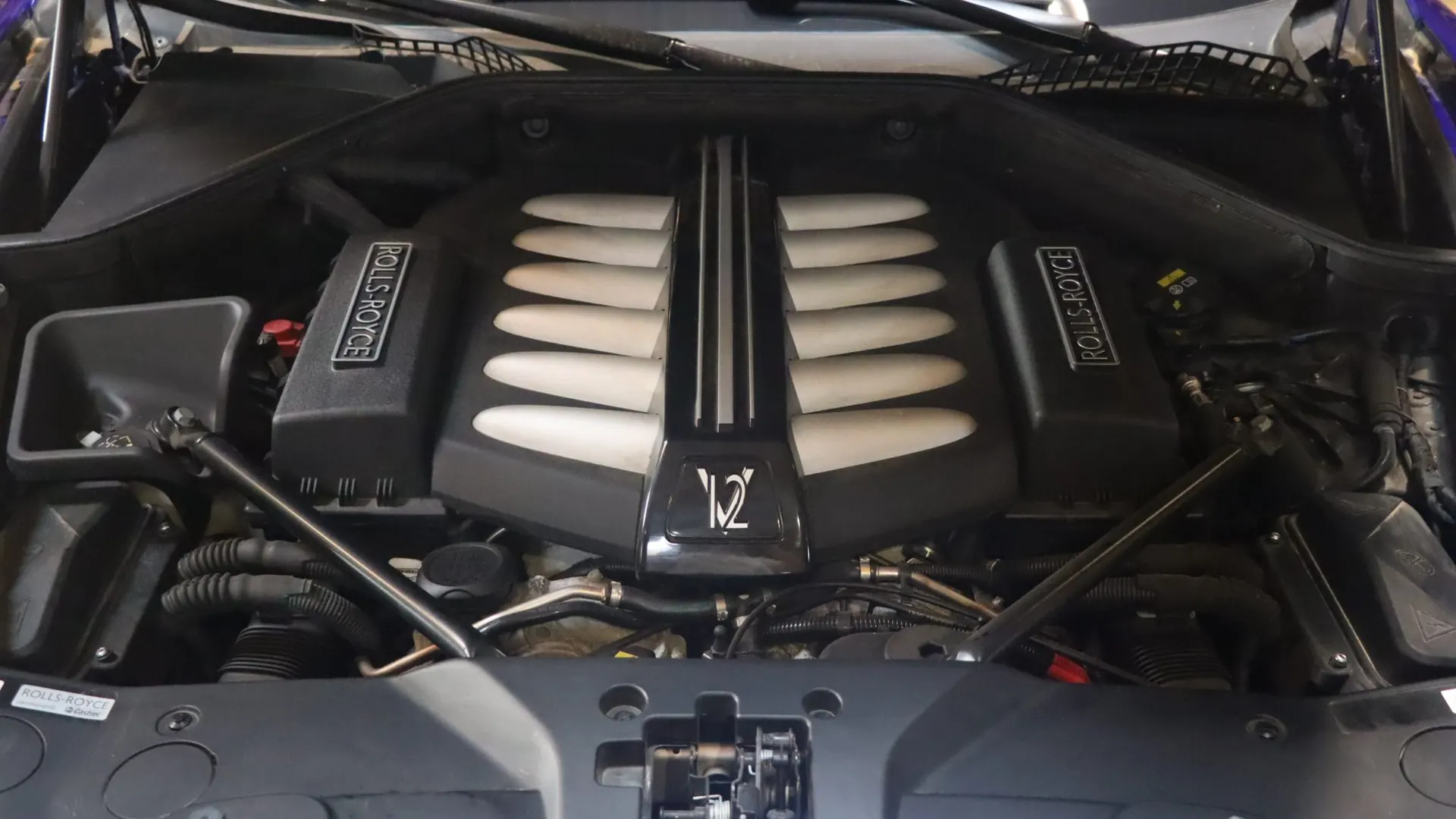Rolls-Royce Wraith — photo 41